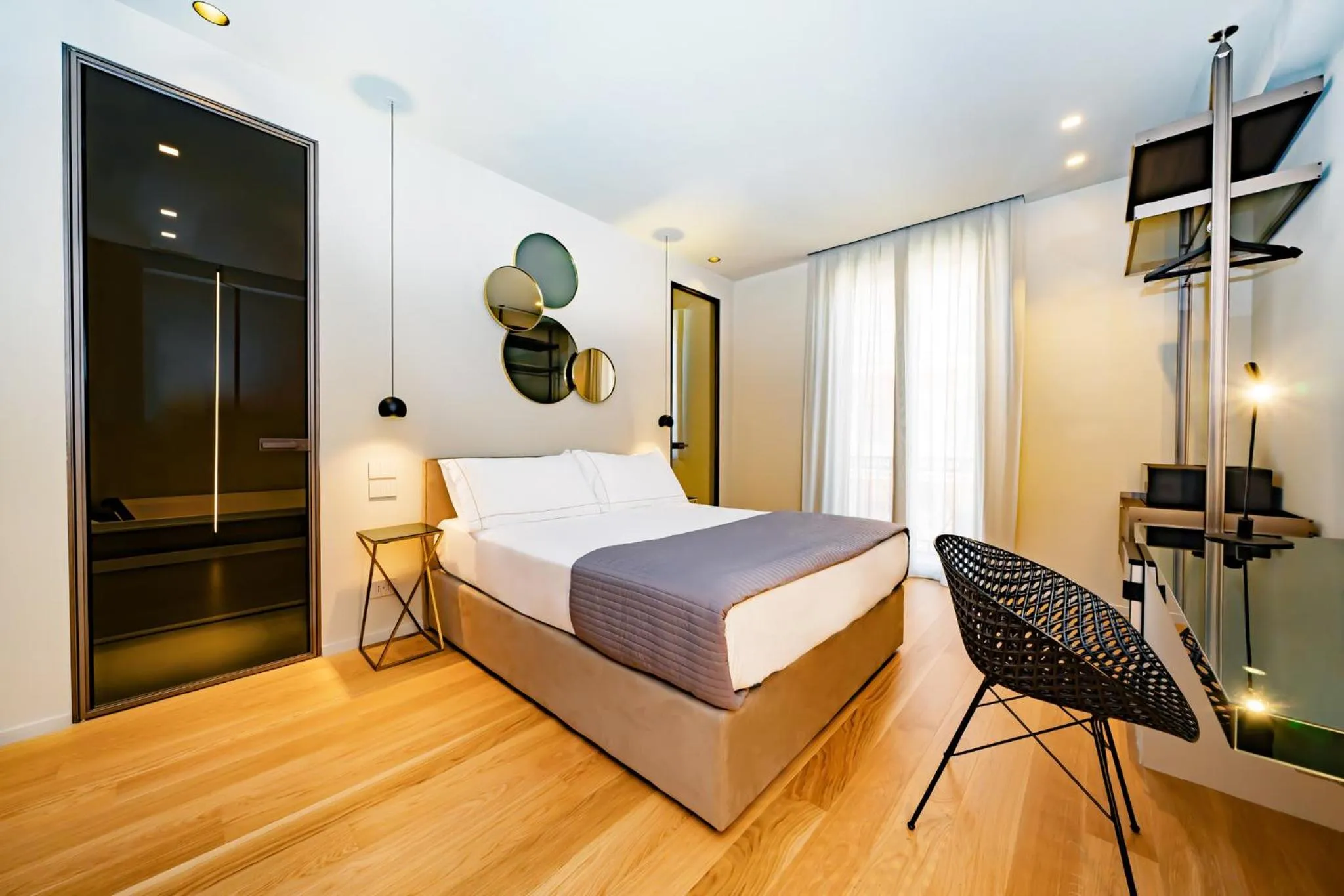 Bed in Elite Accommodations & Hydromassage Pool