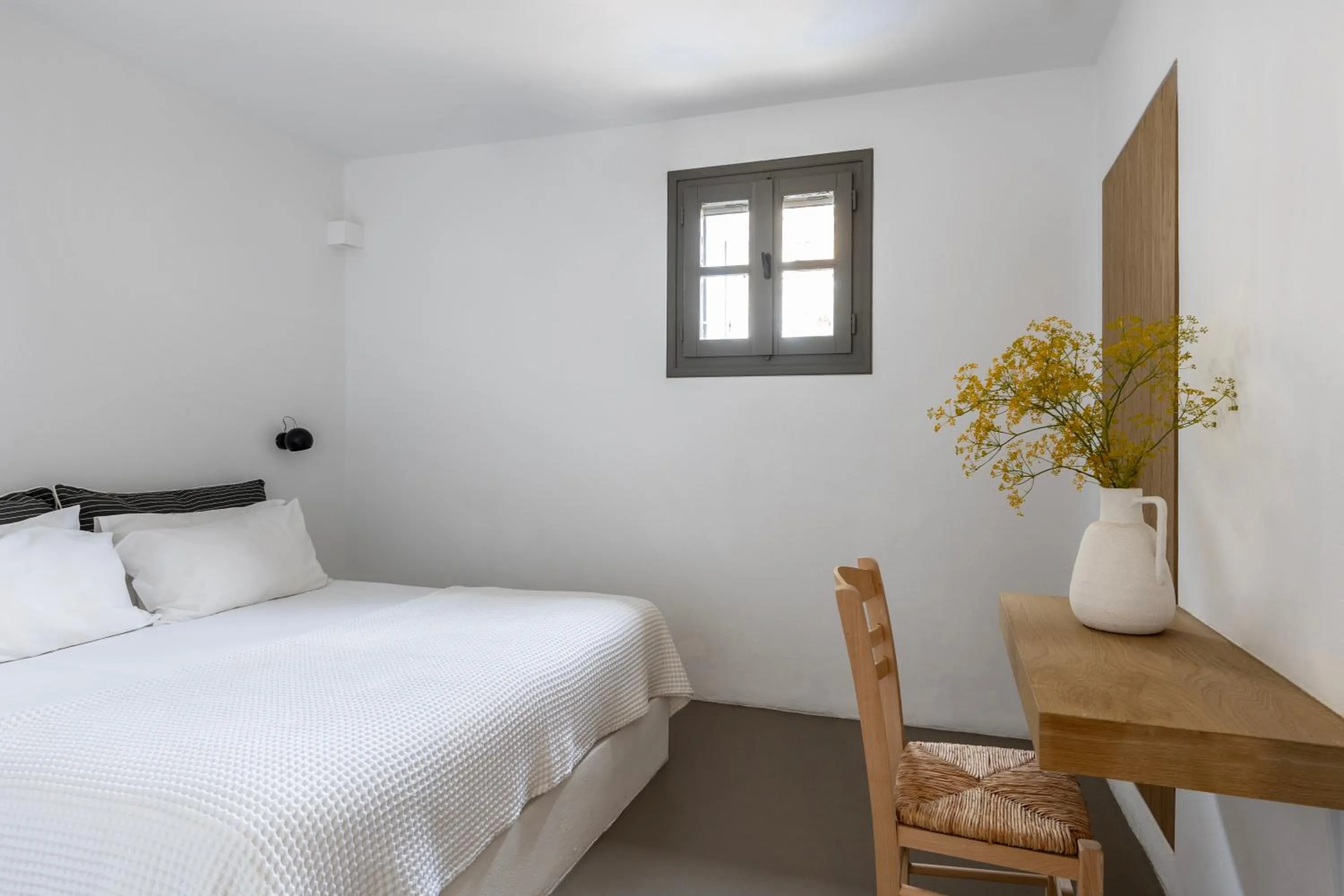 Bed in Acron Villas Paros