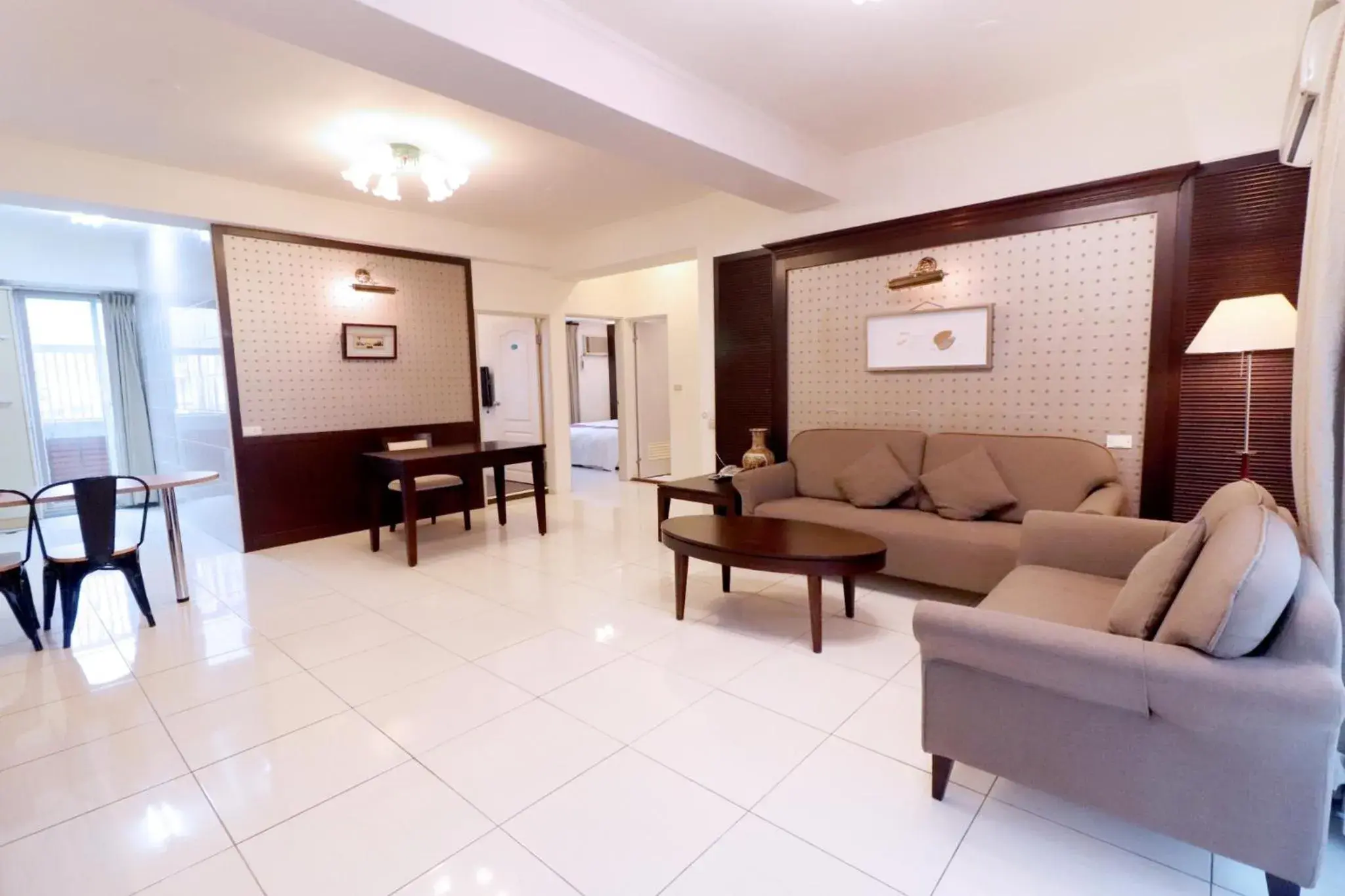 Three-Bedroom Suite in Liga Hotel Three-Bedroom Suite in Liga Hotel