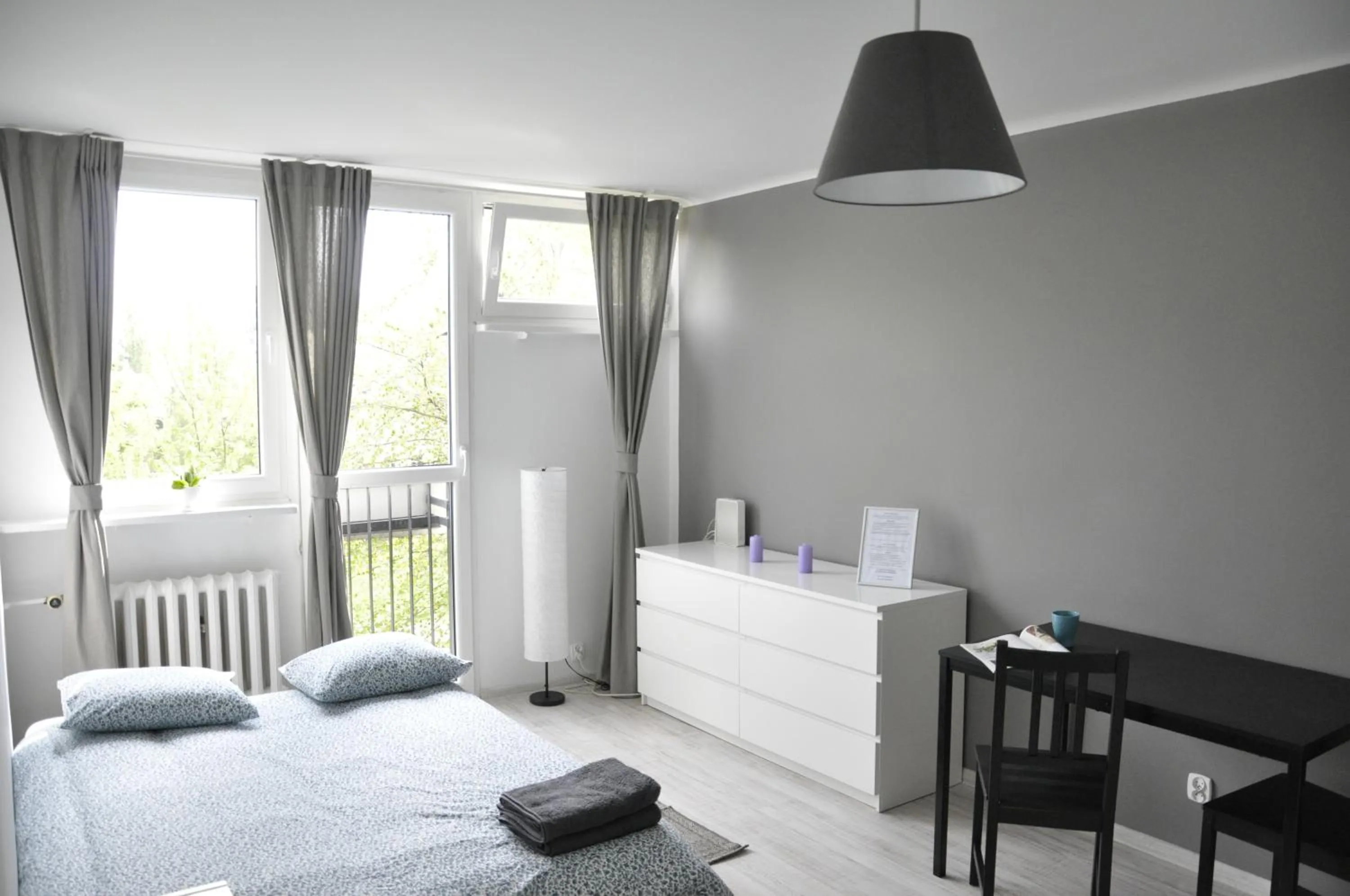 Photo of the whole room, Bed in Mario Rooms