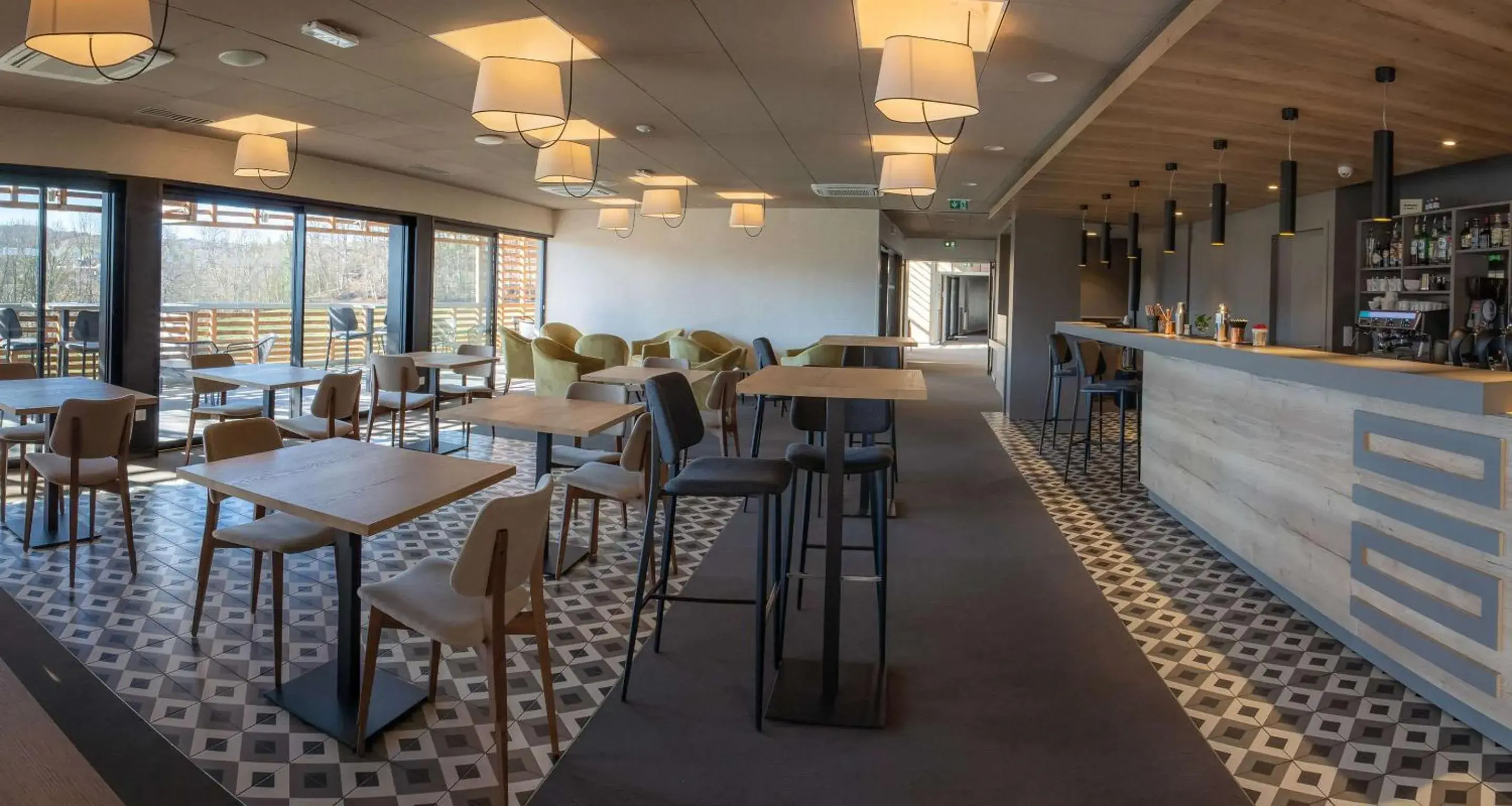 Lounge or bar in Mildiss Hotel Spa & Restaurant, BW Signature Collection Lounge or bar in Mildiss Hotel Spa & Restaurant, BW Signature Collection