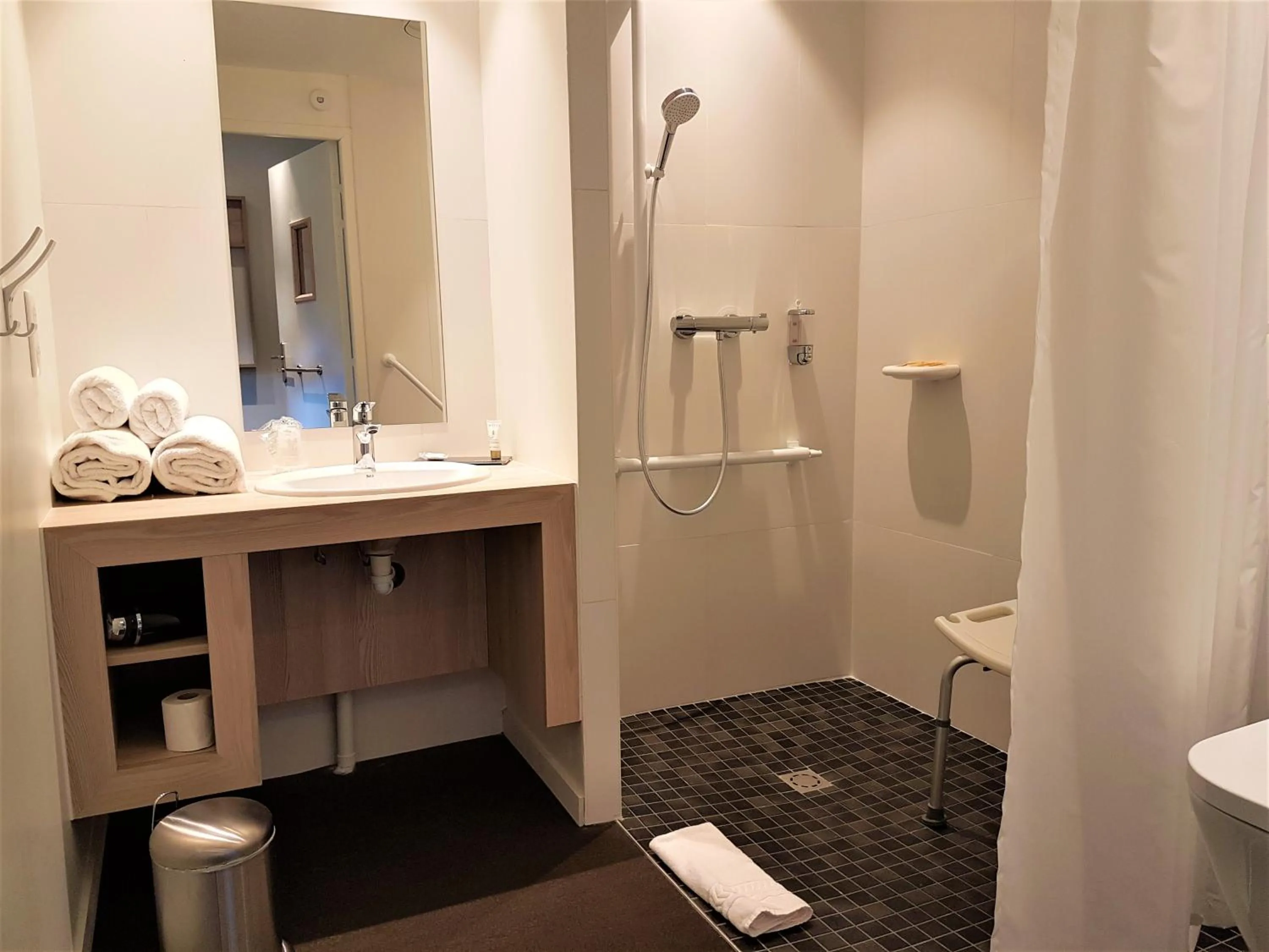 Toilet in Mildiss Hotel Spa & Restaurant, BW Signature Collection