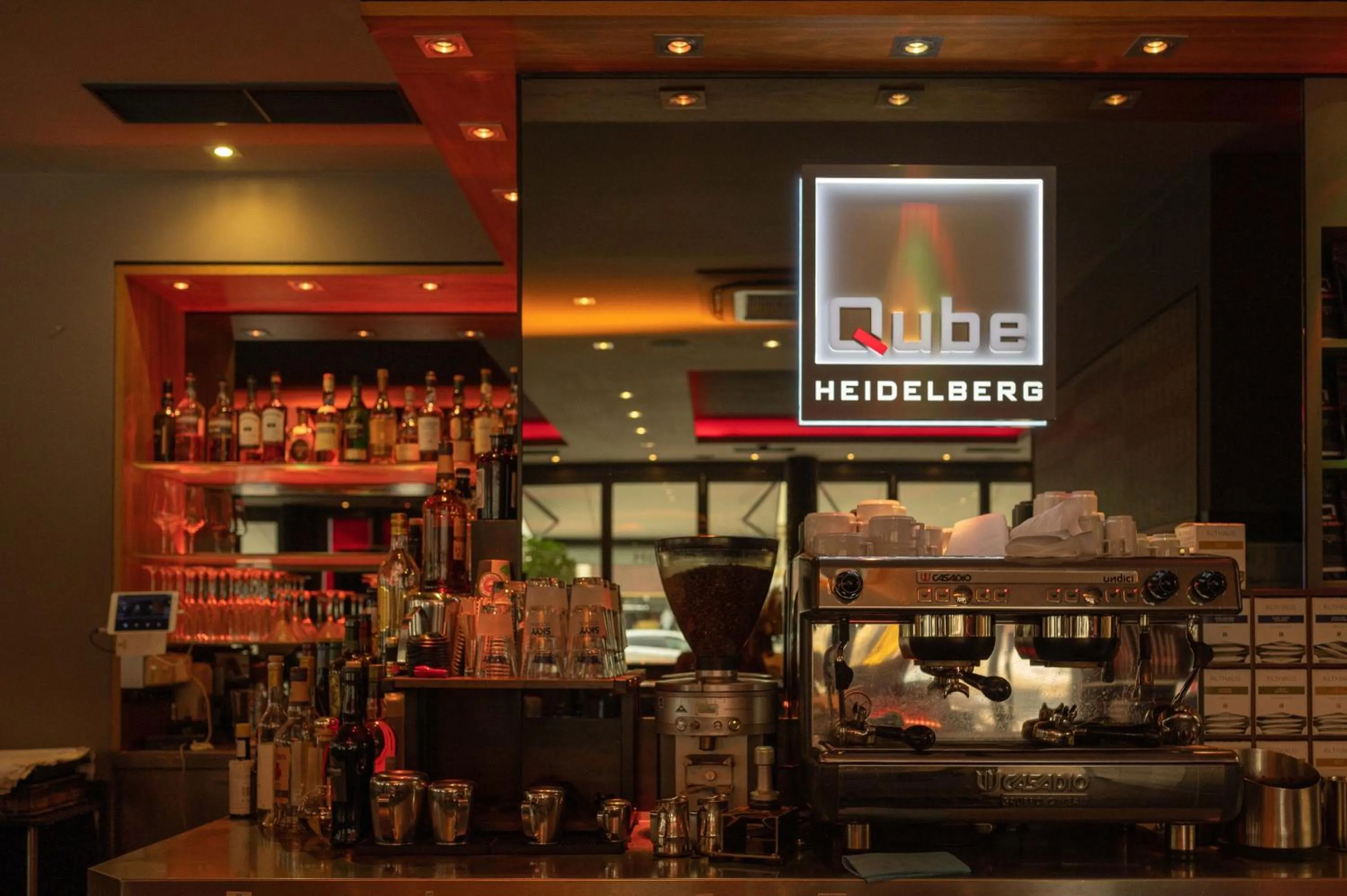 Lounge or bar in Qube Hotel Bergheim