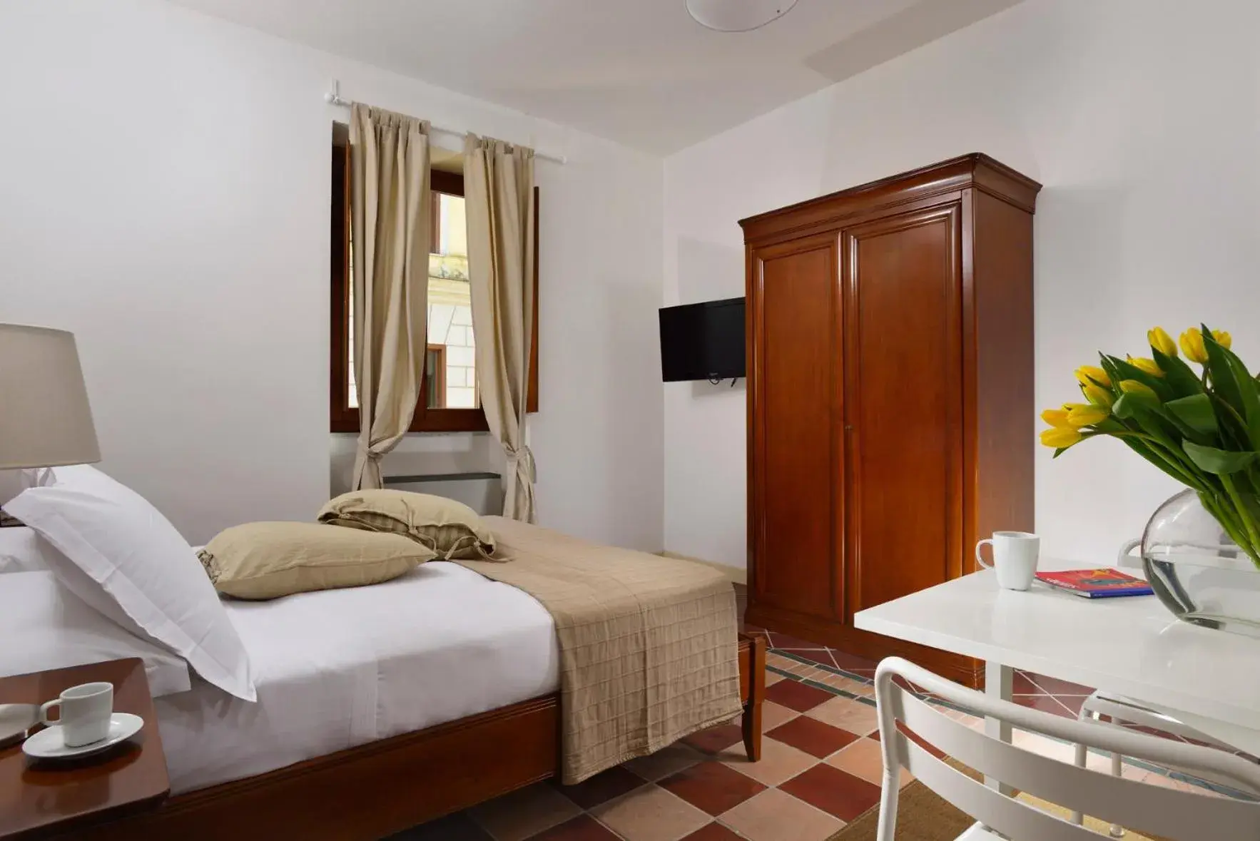 Photo of the whole room, Bed in Roma Resort Termini Photo of the whole room, Bed in Roma Resort Termini