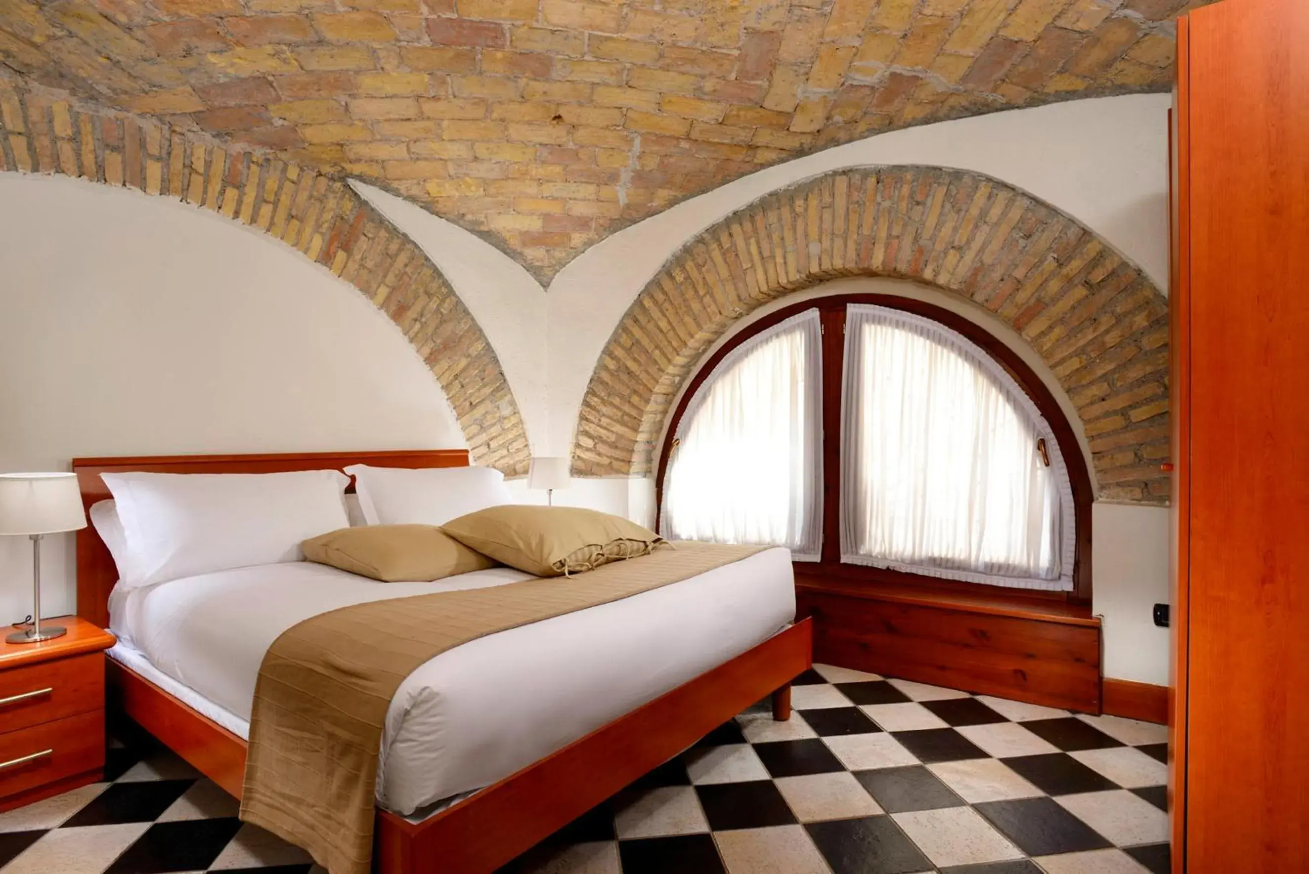 Bedroom, Bed in Roma Resort Termini Bedroom, Bed in Roma Resort Termini