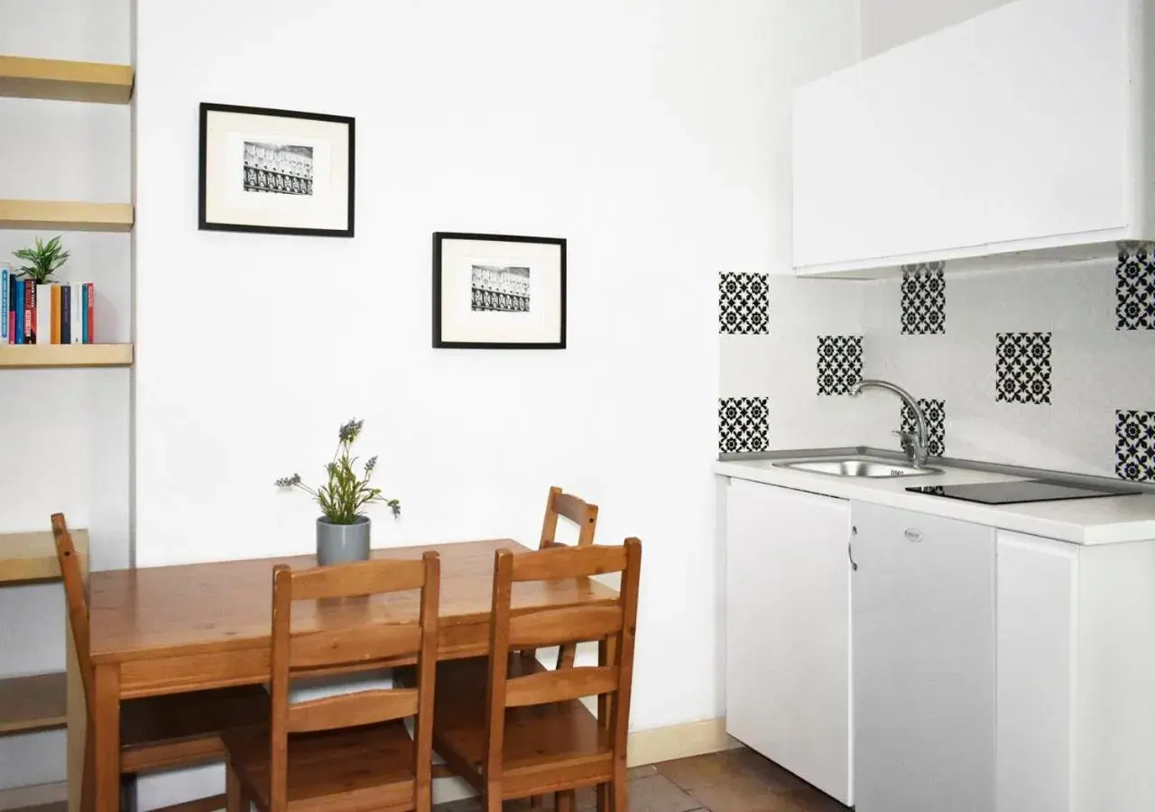 Kitchen or kitchenette in Roma Resort Termini Kitchen or kitchenette in Roma Resort Termini