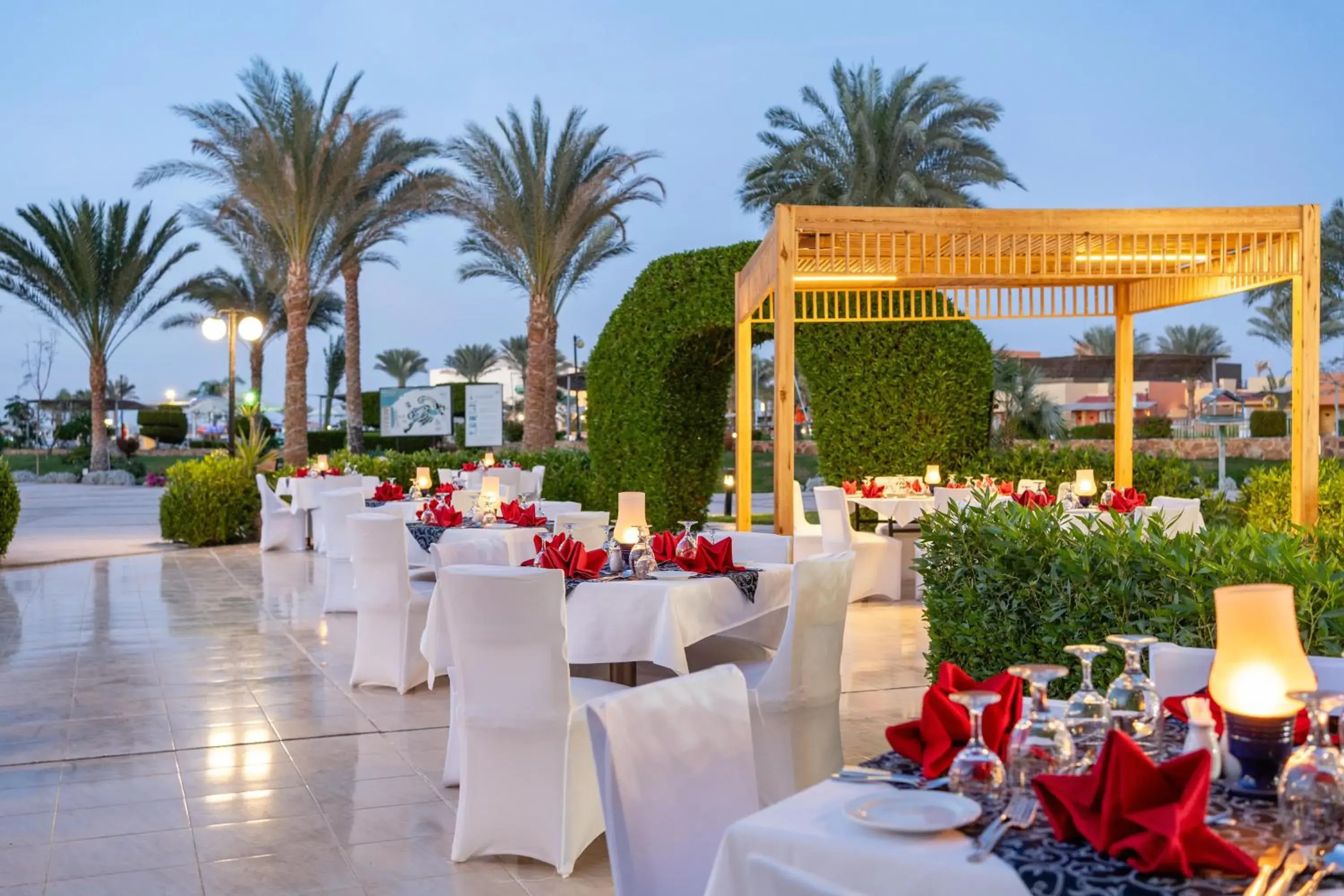 Restaurant/places to eat in Malikia Resort Abu Dabbab Restaurant/places to eat in Malikia Resort Abu Dabbab