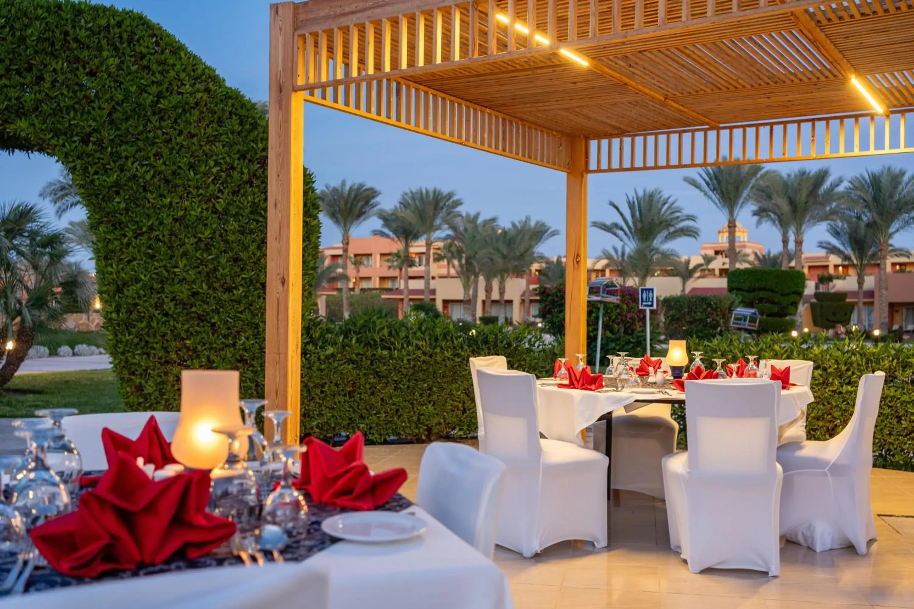 Restaurant/places to eat in Malikia Resort Abu Dabbab Restaurant/places to eat in Malikia Resort Abu Dabbab