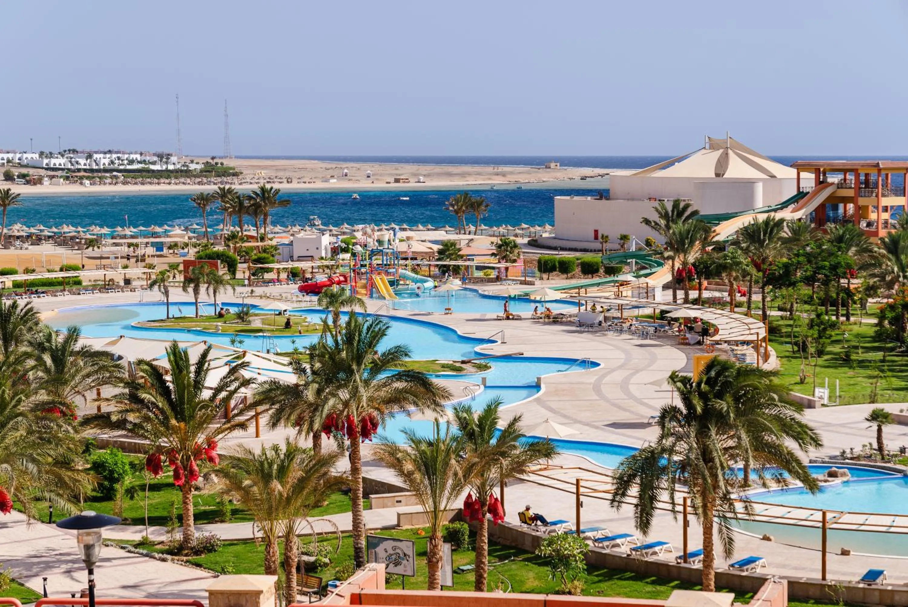 Swimming pool in Malikia Resort Abu Dabbab