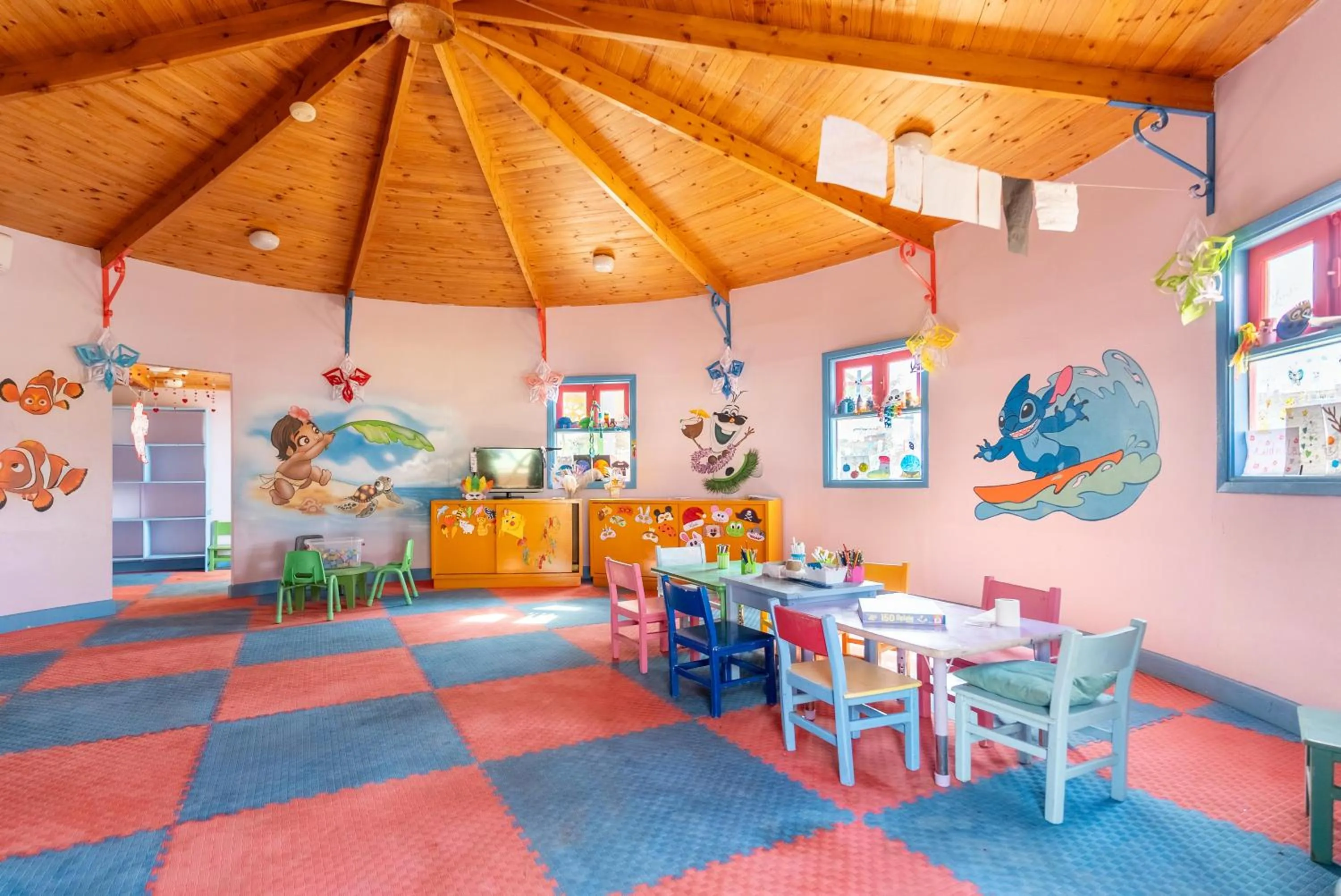 children in Malikia Resort Abu Dabbab