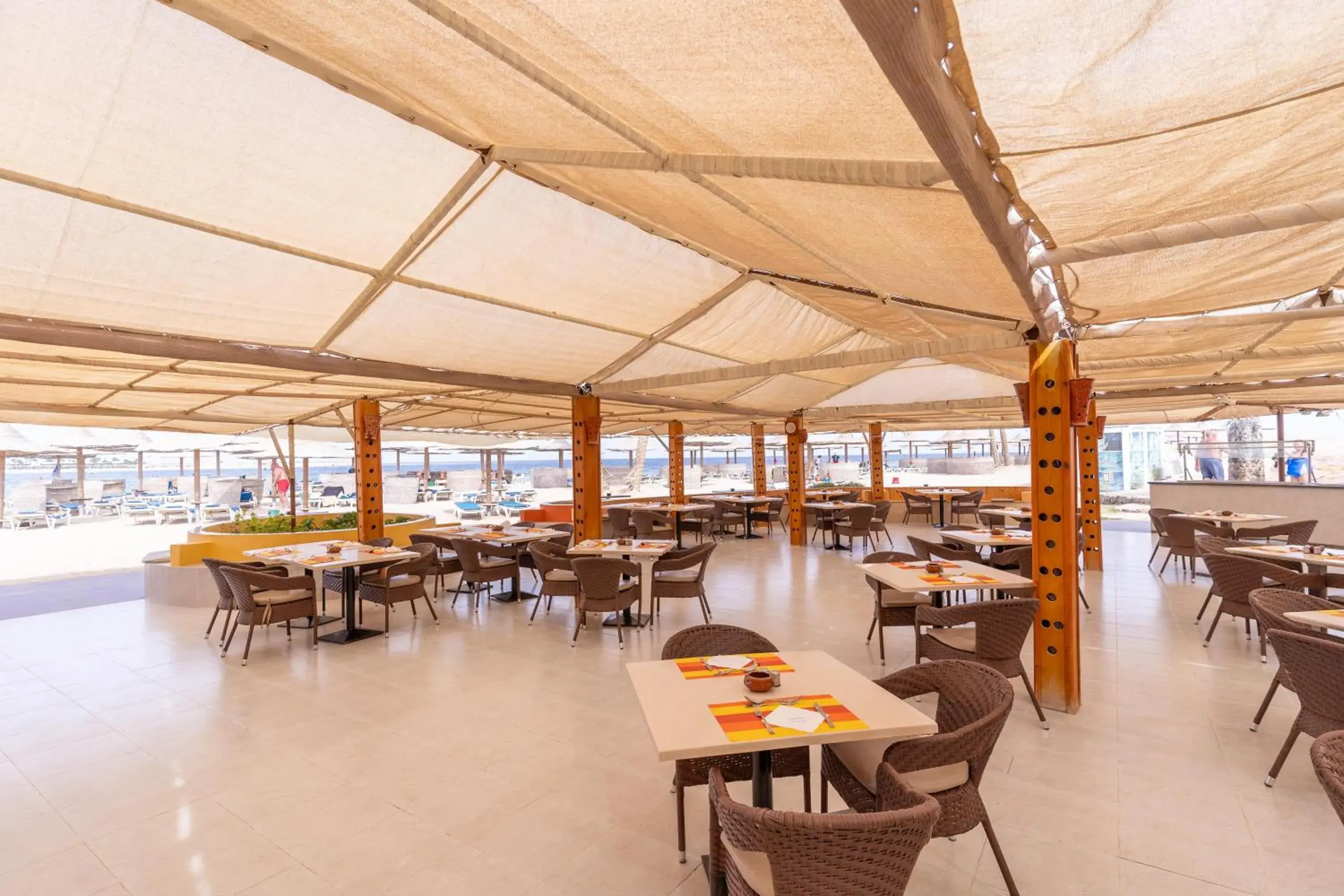 Restaurant/places to eat in Malikia Resort Abu Dabbab Restaurant/places to eat in Malikia Resort Abu Dabbab