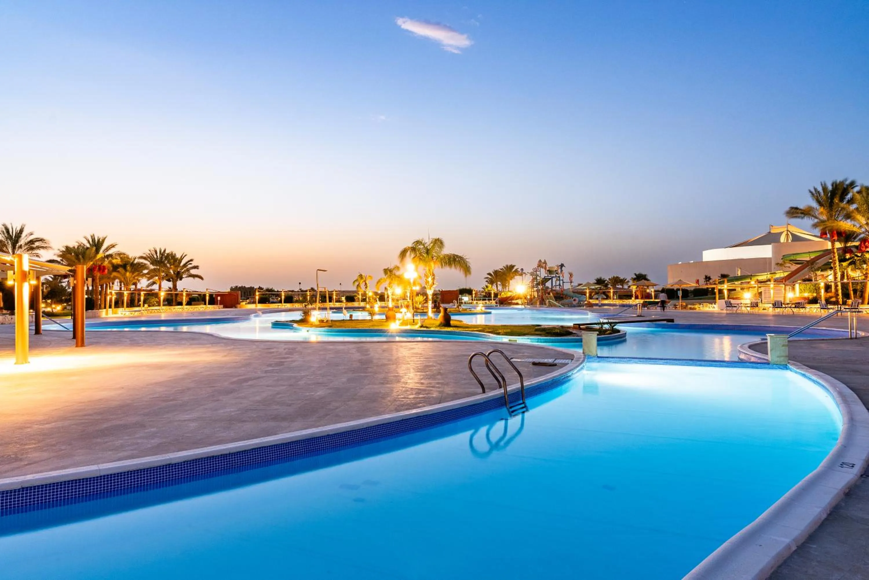 Swimming pool in Malikia Resort Abu Dabbab