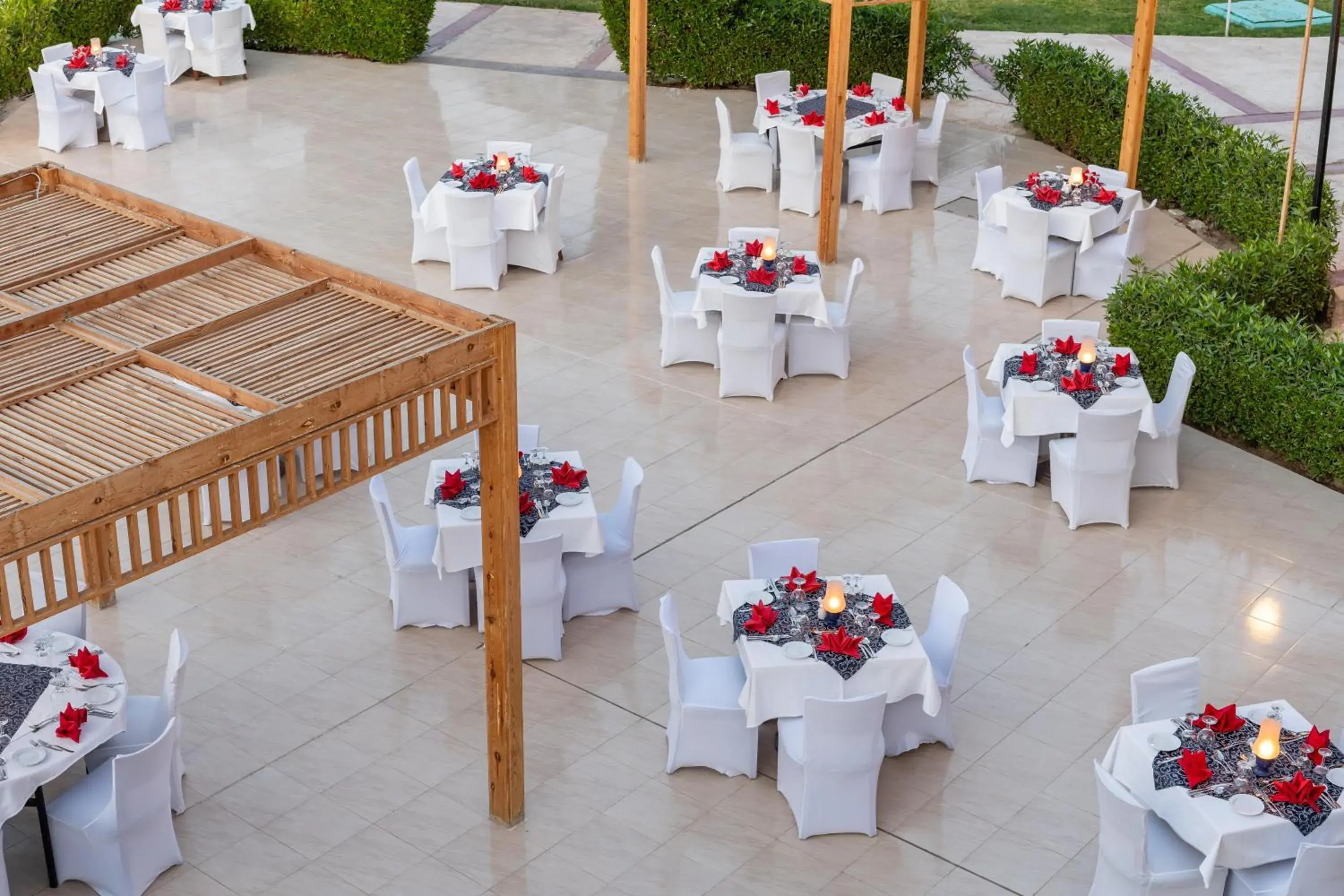 Restaurant/places to eat in Malikia Resort Abu Dabbab Restaurant/places to eat in Malikia Resort Abu Dabbab