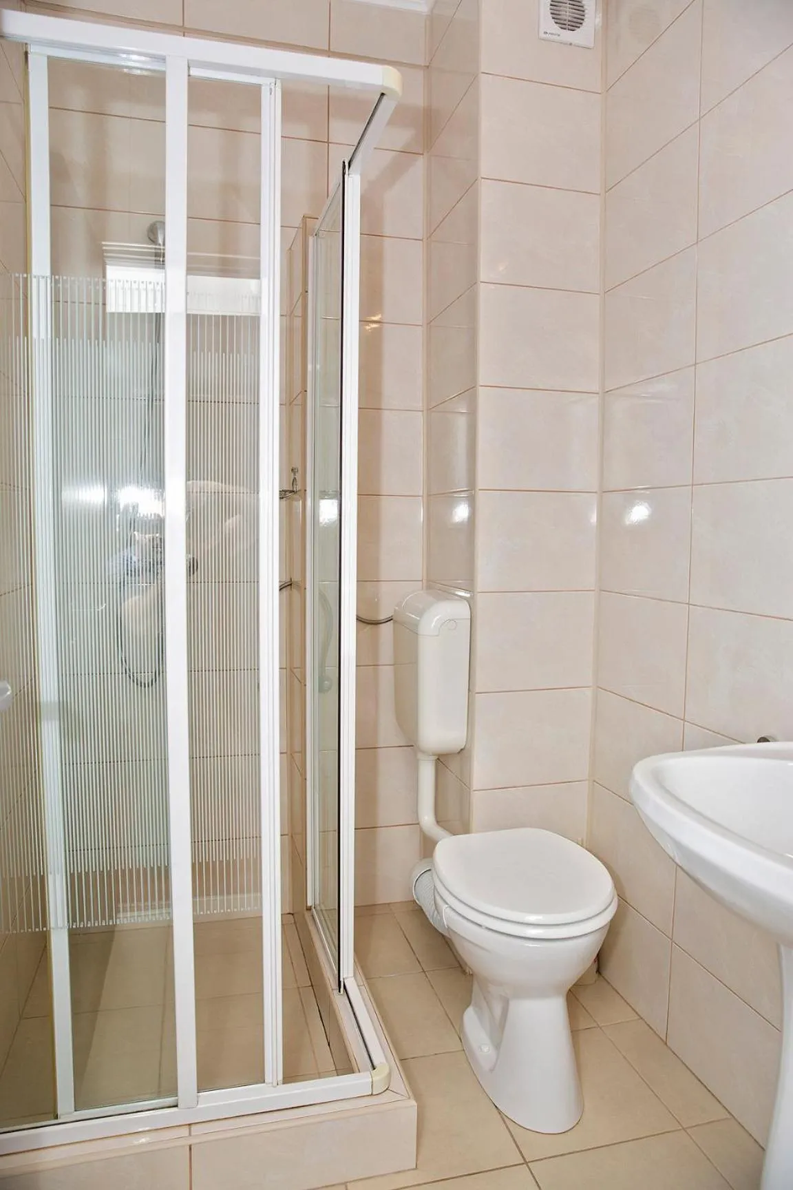 Shower in Hotel Terra