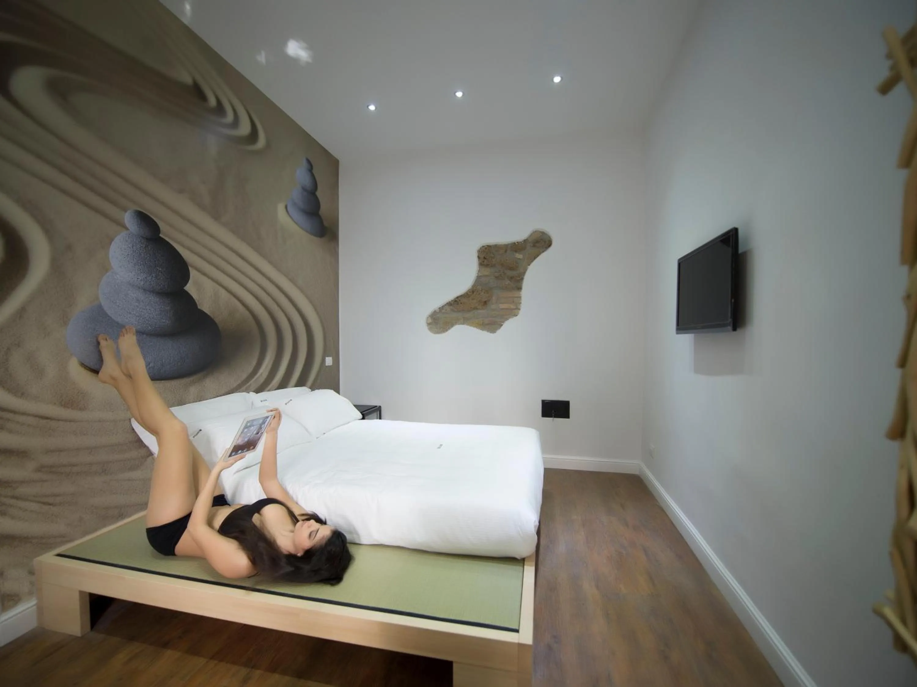 Photo of the whole room, Bed in 7 Inn Spanish Steps