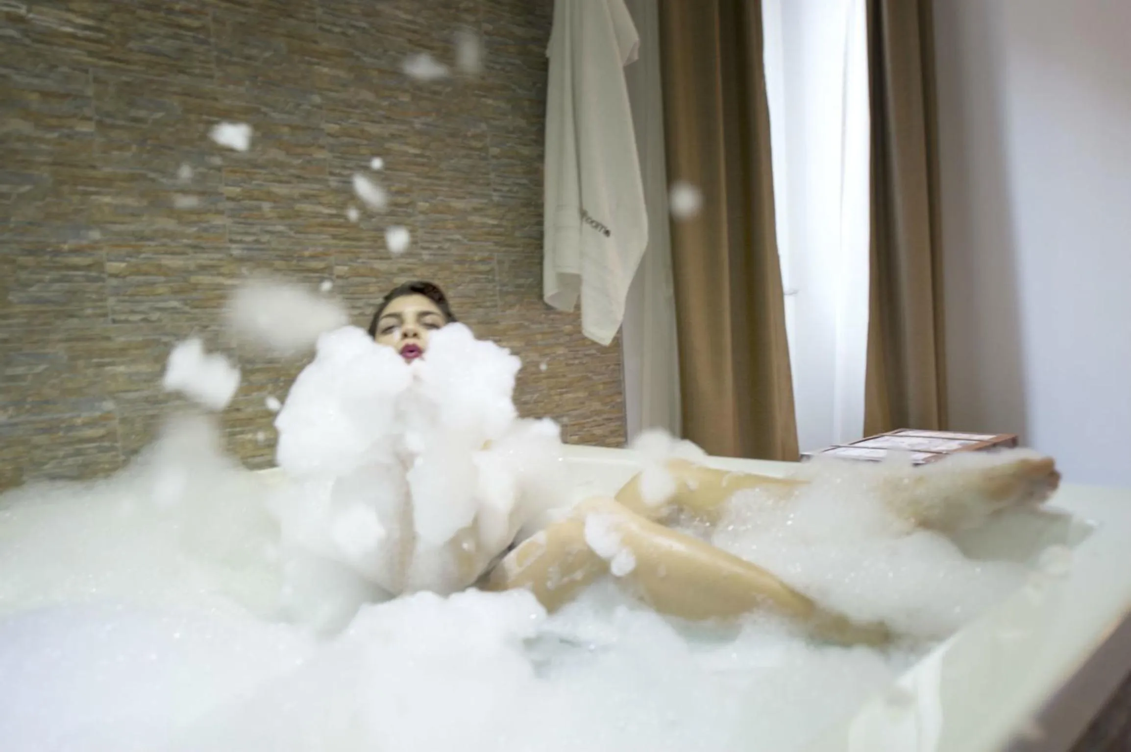 Hot Tub, Bed in 7 Inn Spanish Steps