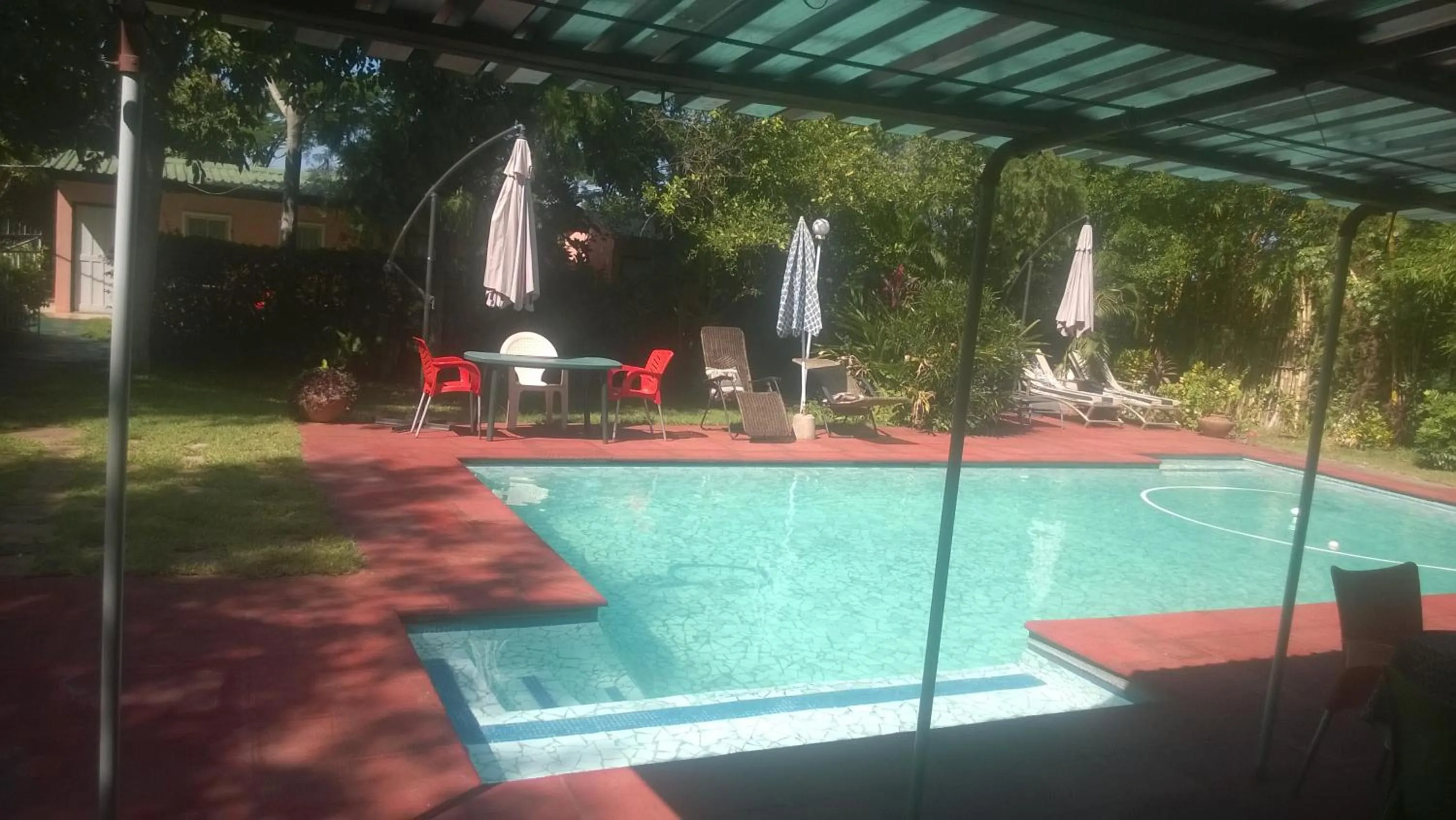 Swimming pool in Gloria's Bed and Breakfast