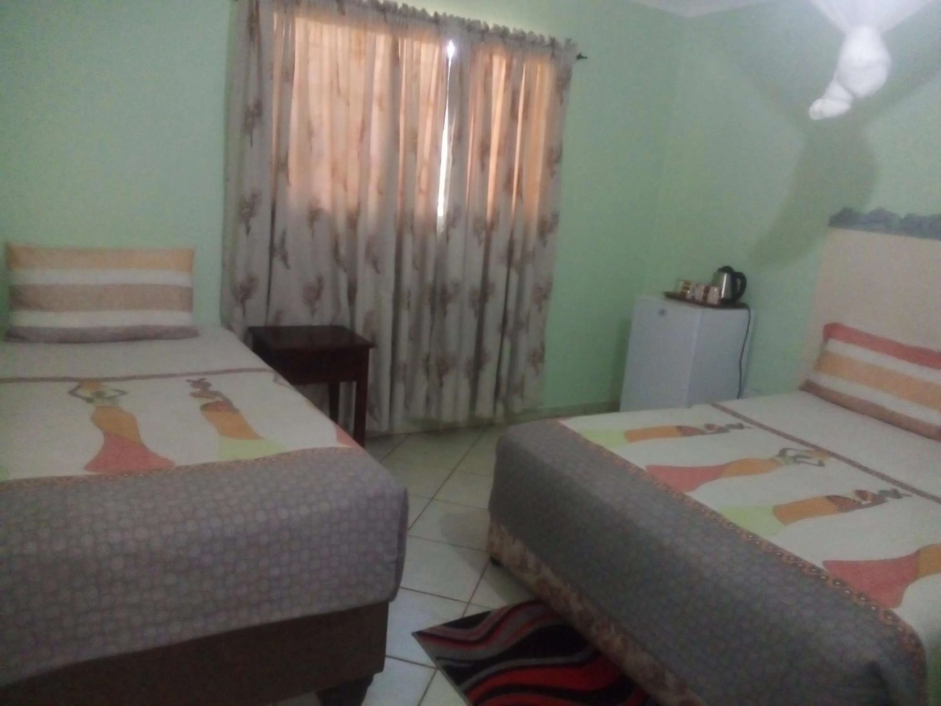 Bedroom, Bed in Gloria's Bed and Breakfast