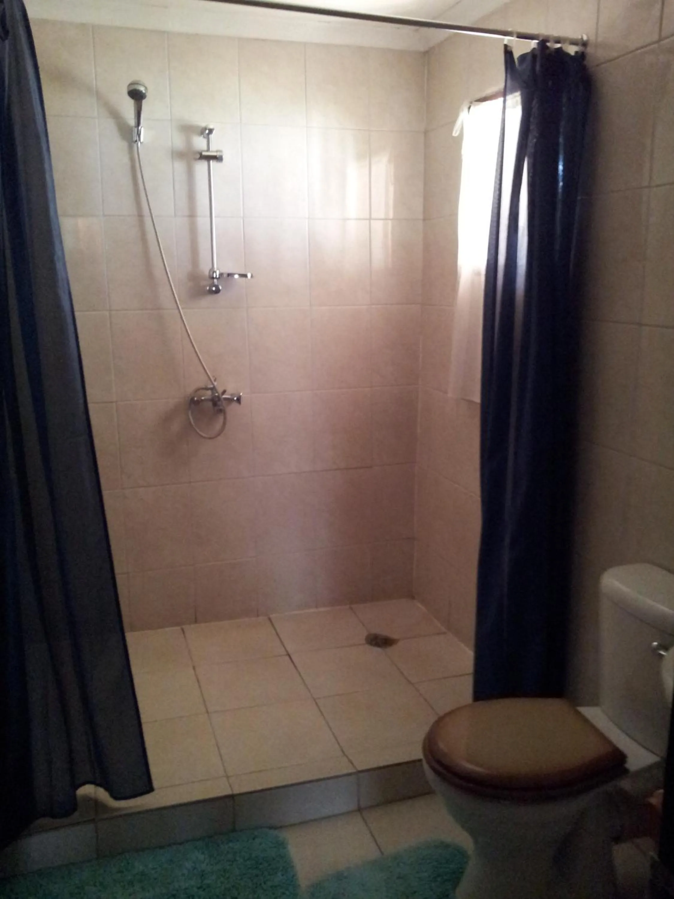 Bathroom in Gloria's Bed and Breakfast