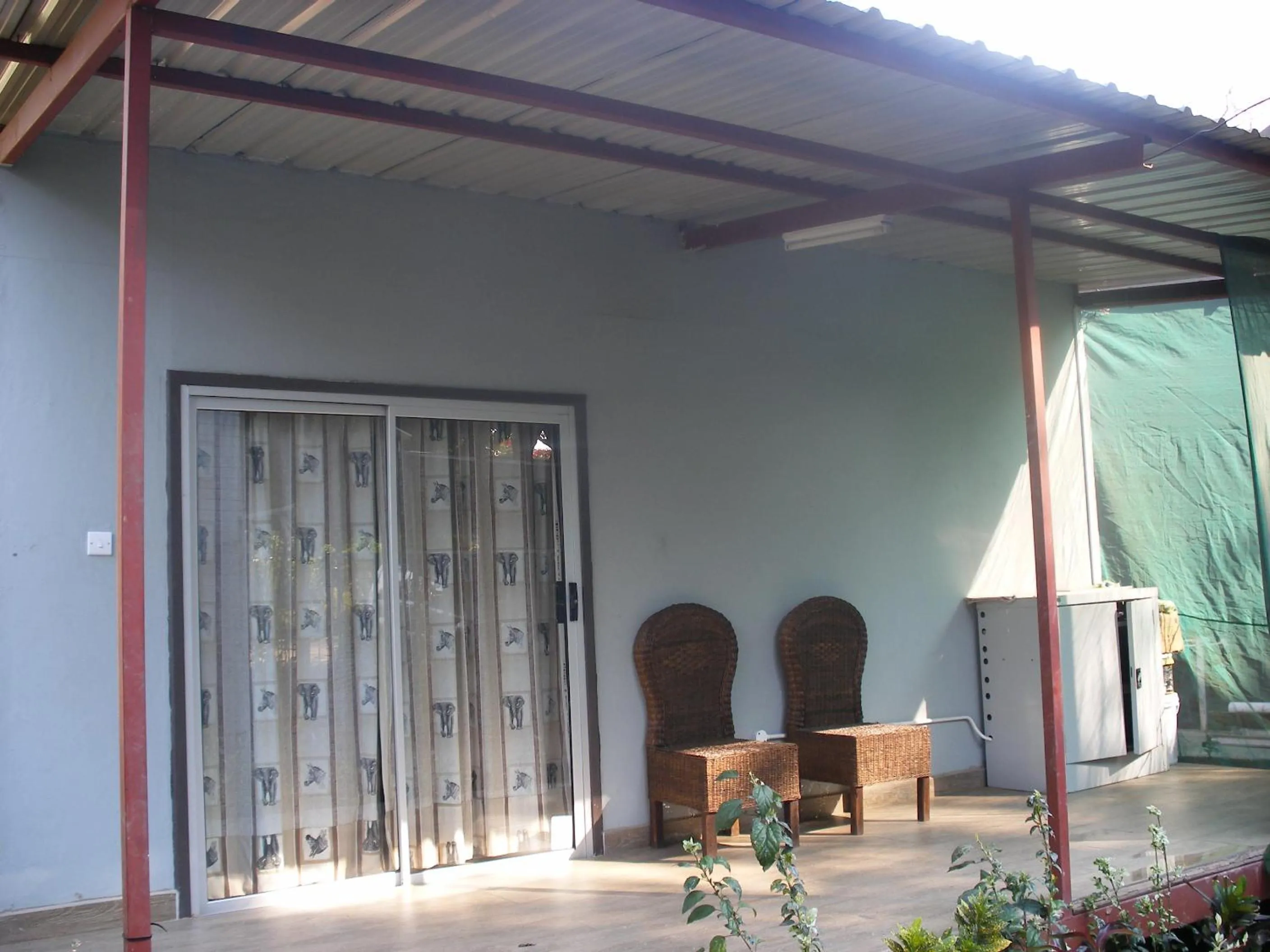 Property building in Gloria's Bed and Breakfast