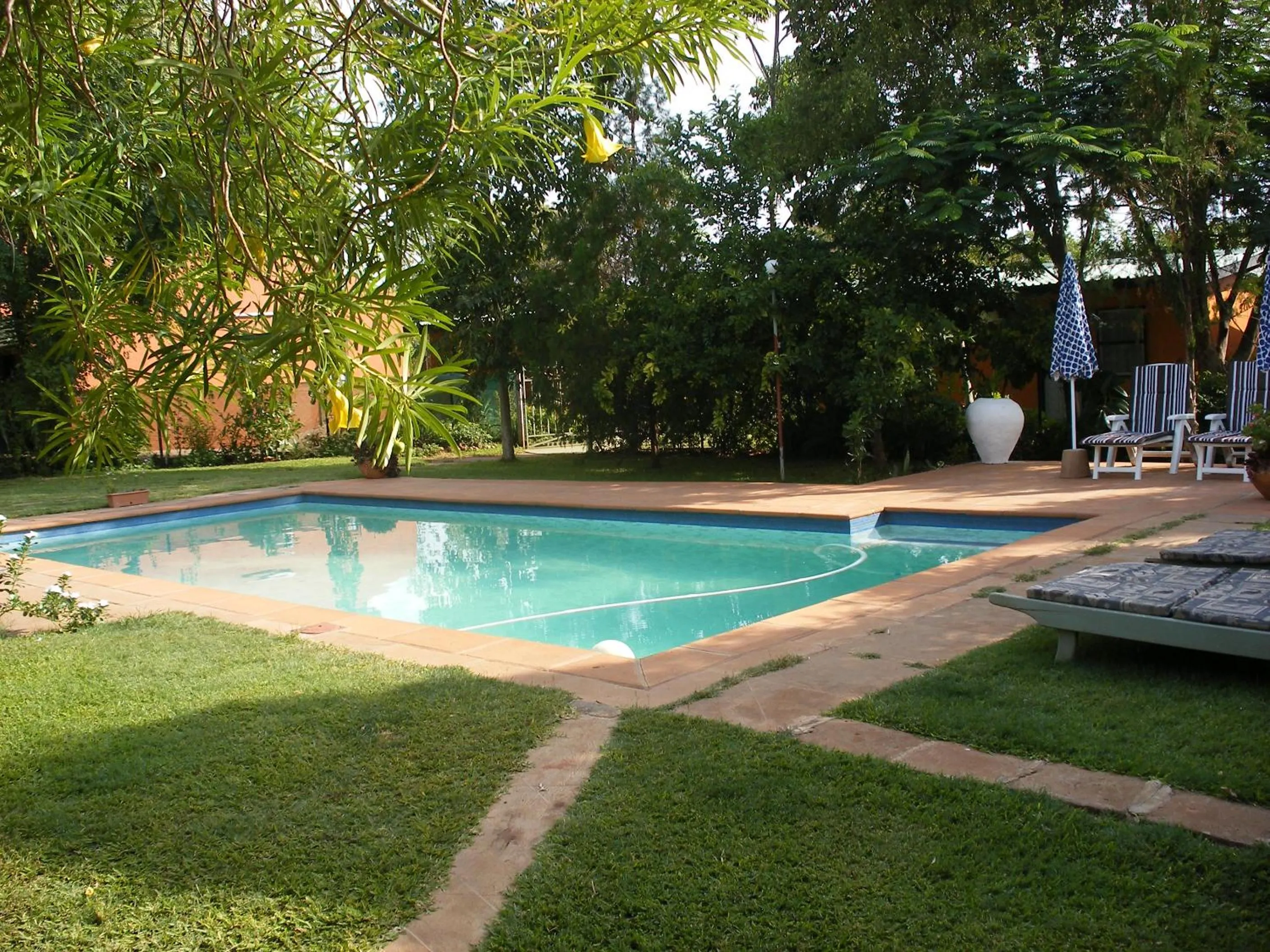 Swimming pool in Gloria's Bed and Breakfast
