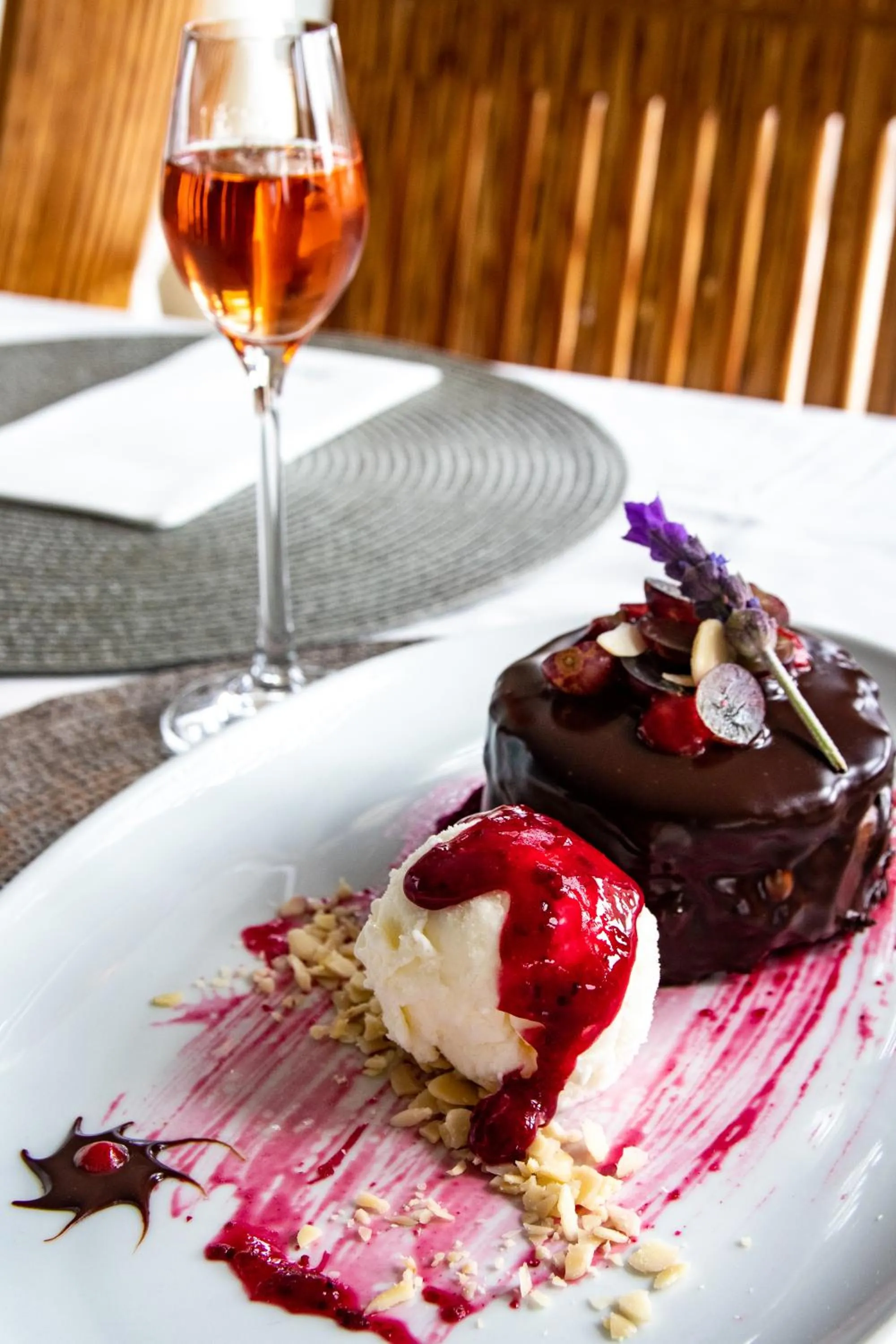 Restaurant/places to eat in Windtown Lagoon Hotel