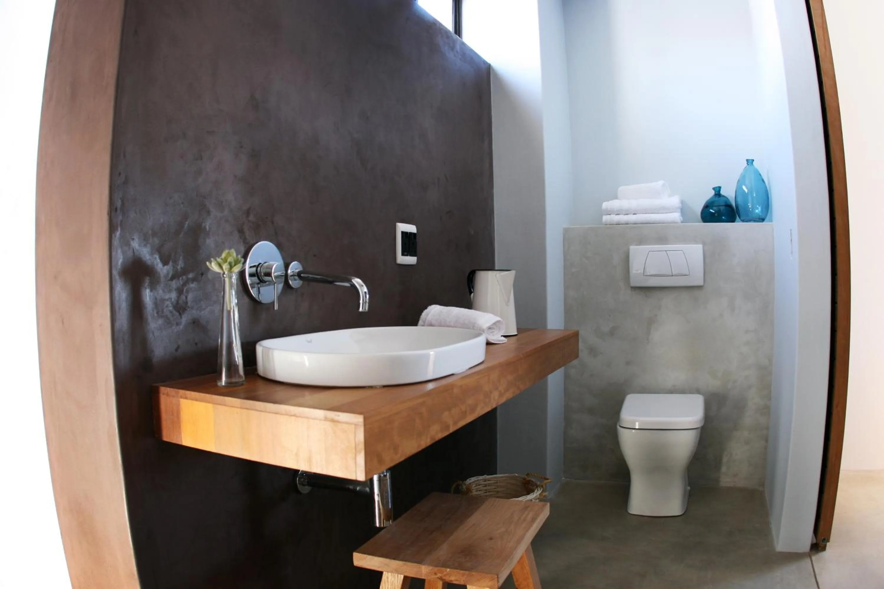 Shower in Windtown Lagoon Hotel