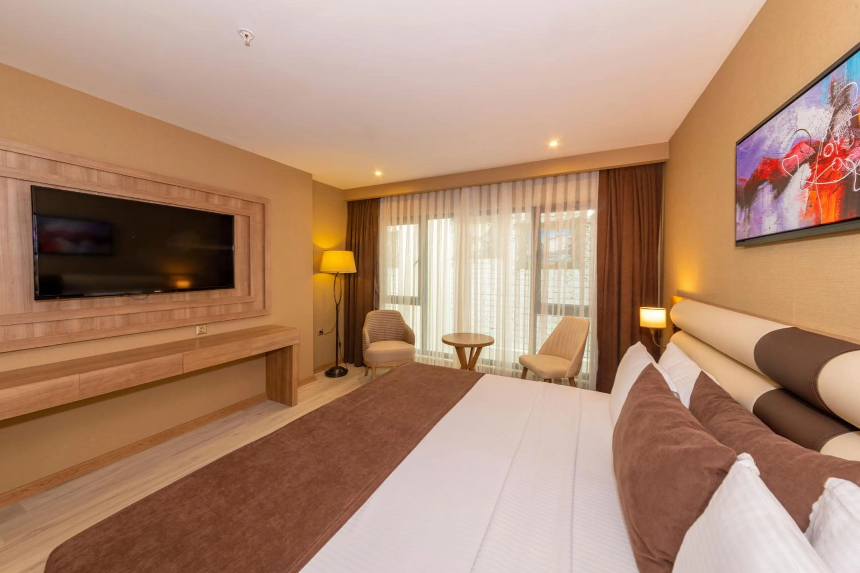 Communal lounge/ TV room, Bed in 38 Hotel