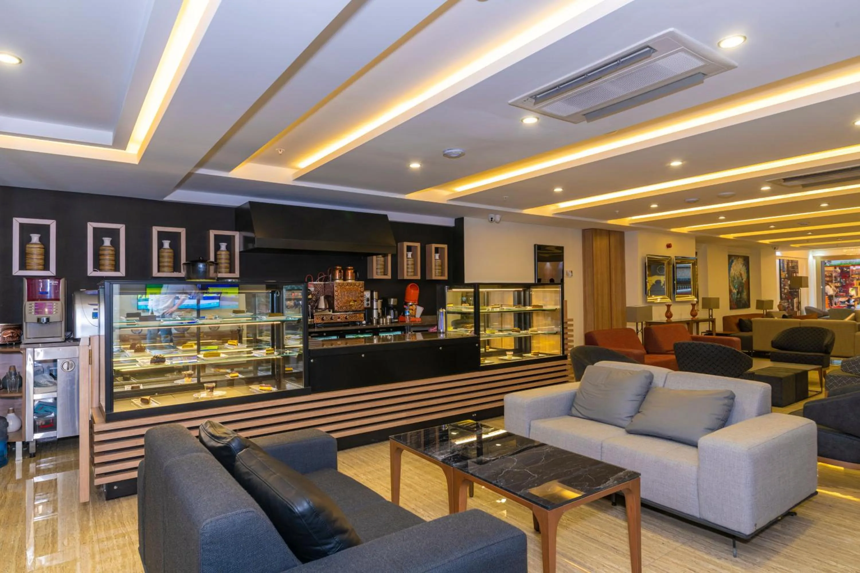 Lobby or reception in 38 Hotel