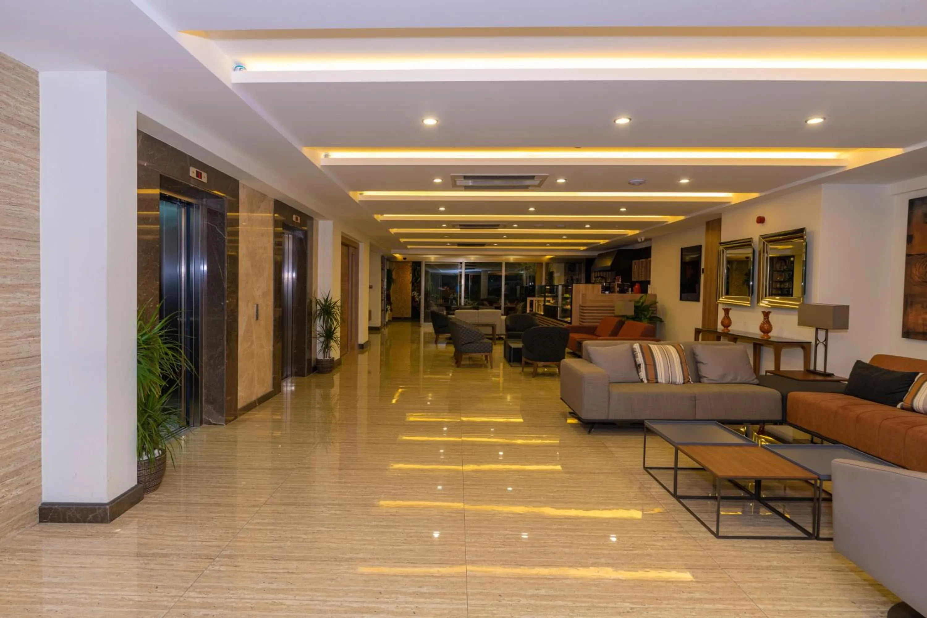 Lobby or reception in 38 Hotel