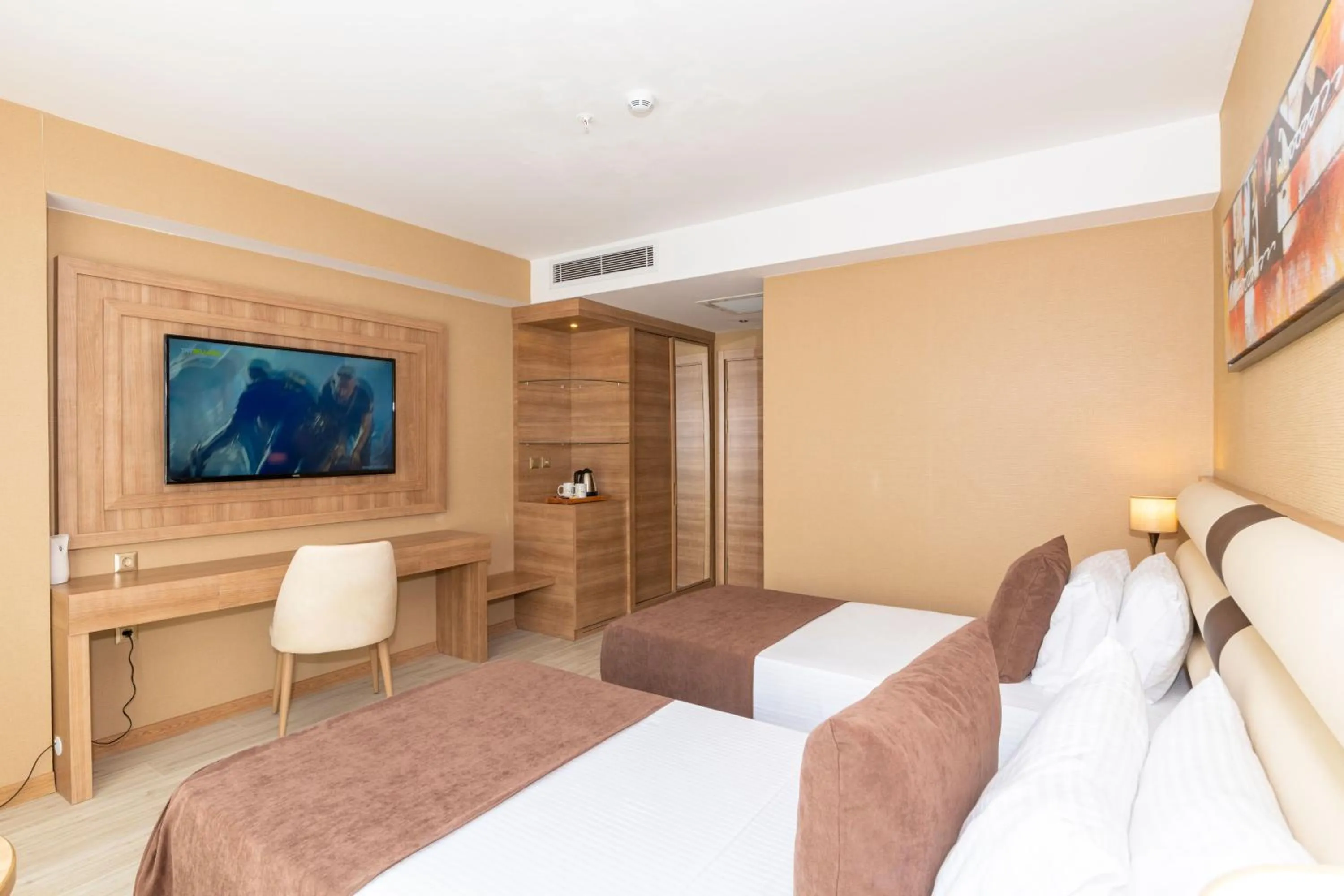 Communal lounge/ TV room, Bed in 38 Hotel