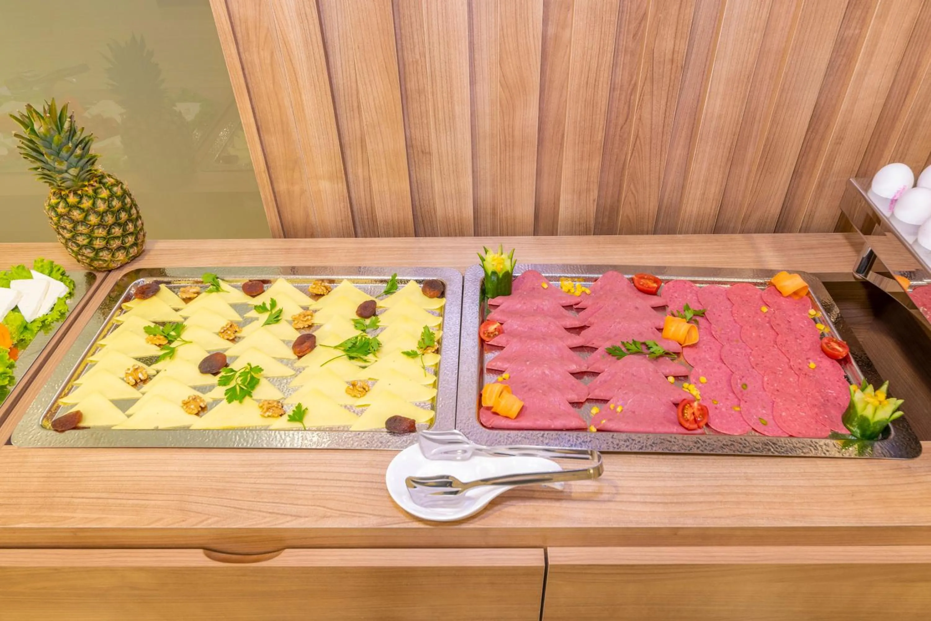 Food and drinks in 38 Hotel