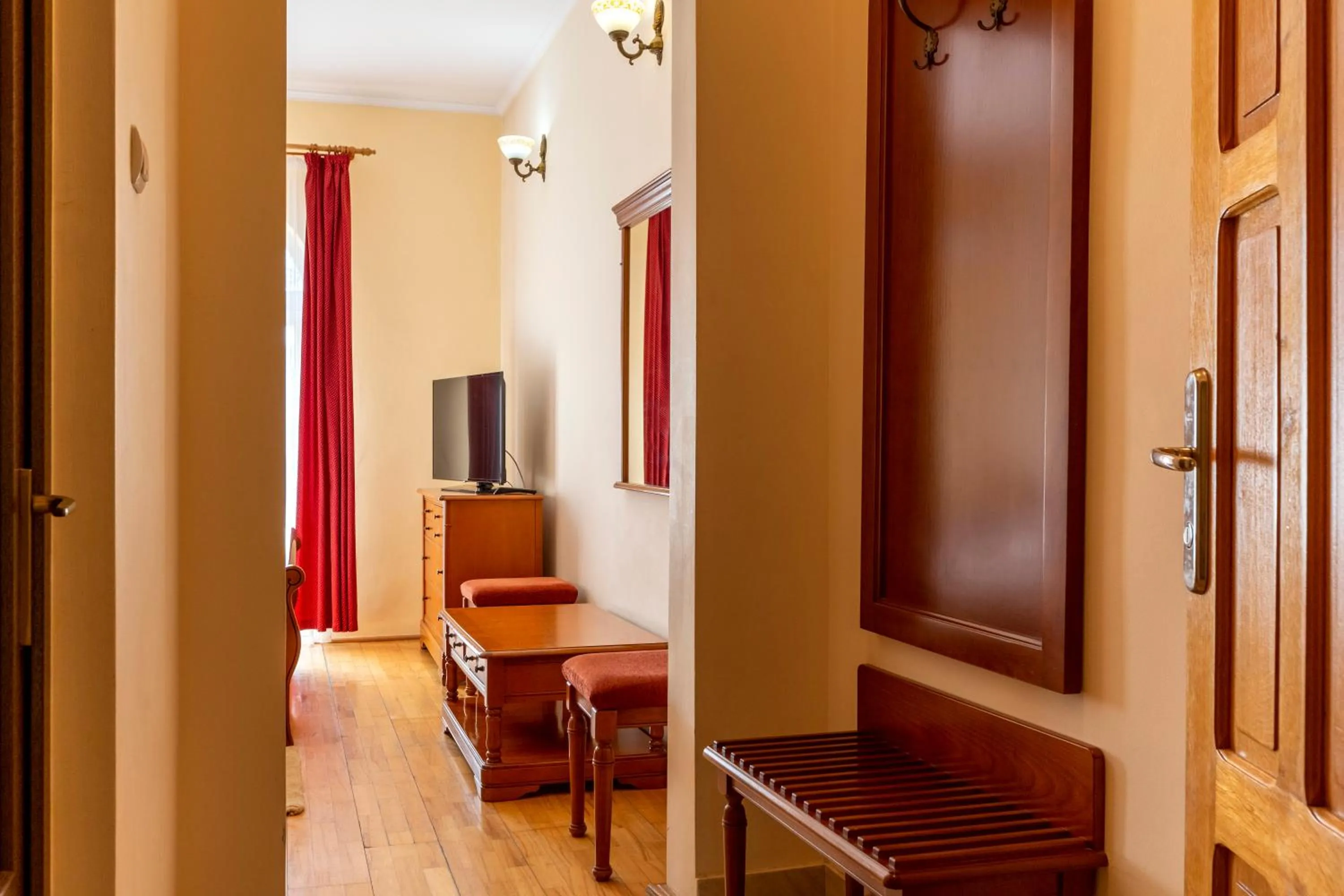 TV and multimedia in Hotel Denis str Gării nr 72