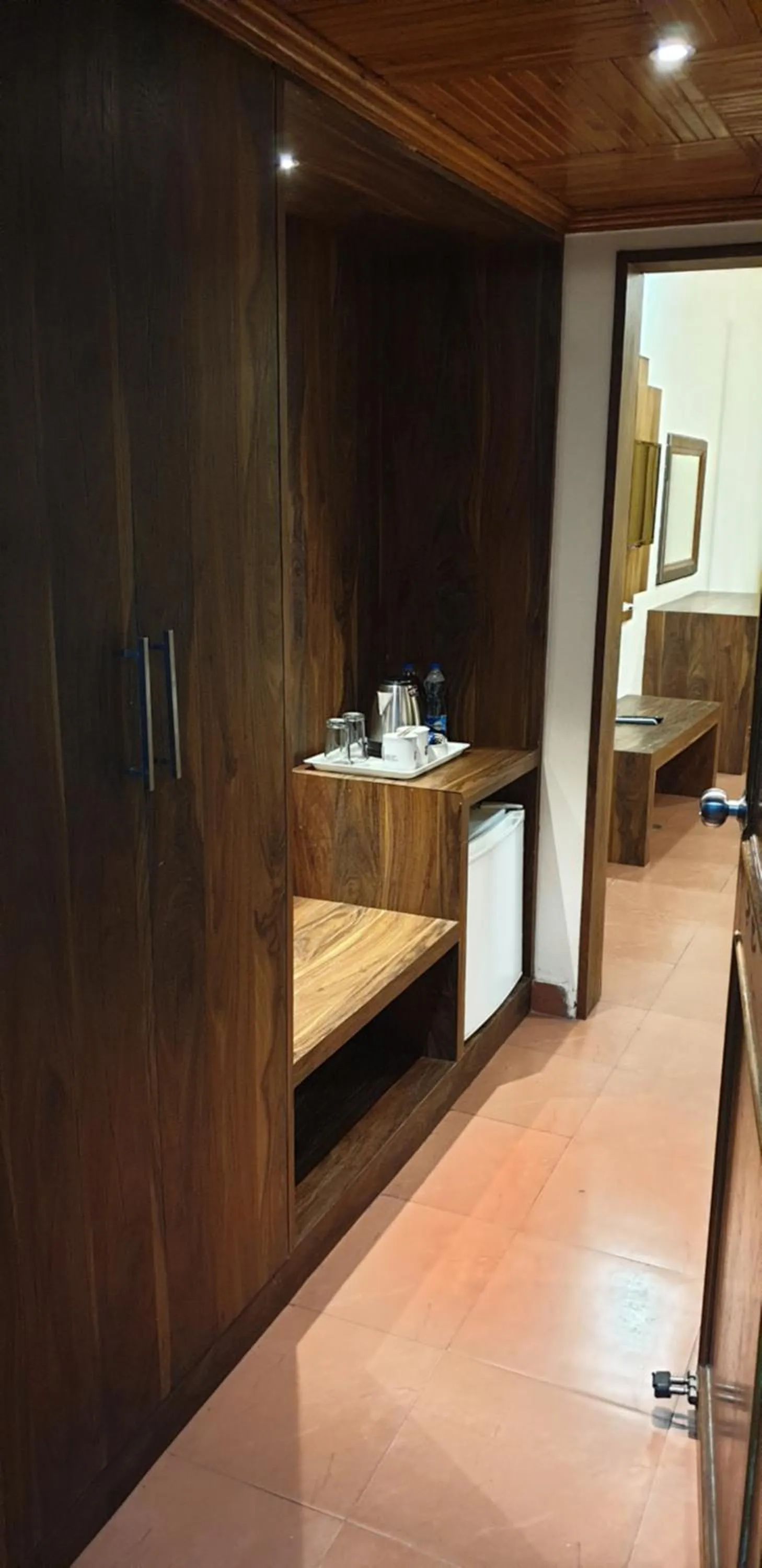 wardrobe in Hotel Pong View