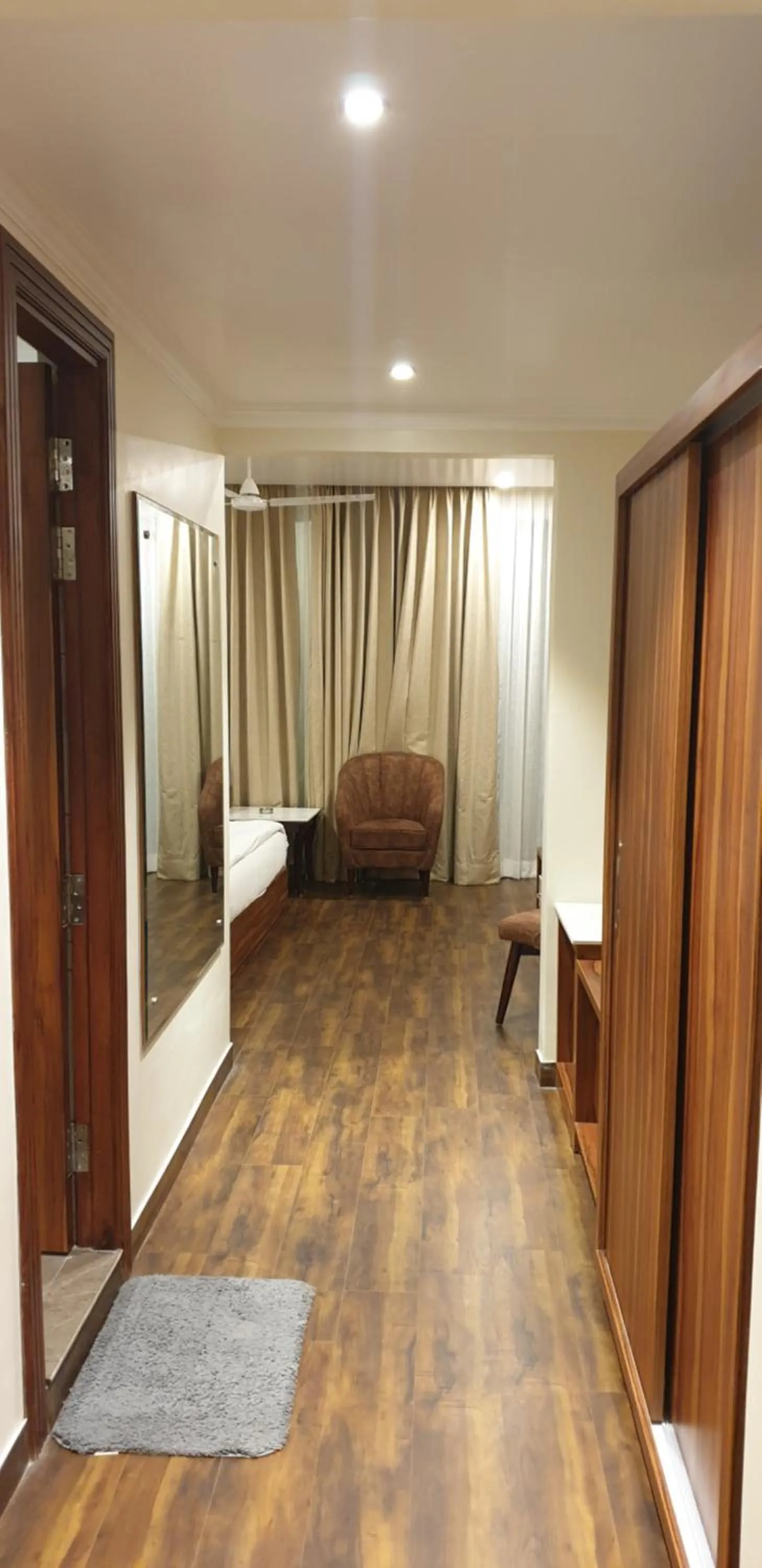 Seating area, Bed in Hotel Pong View