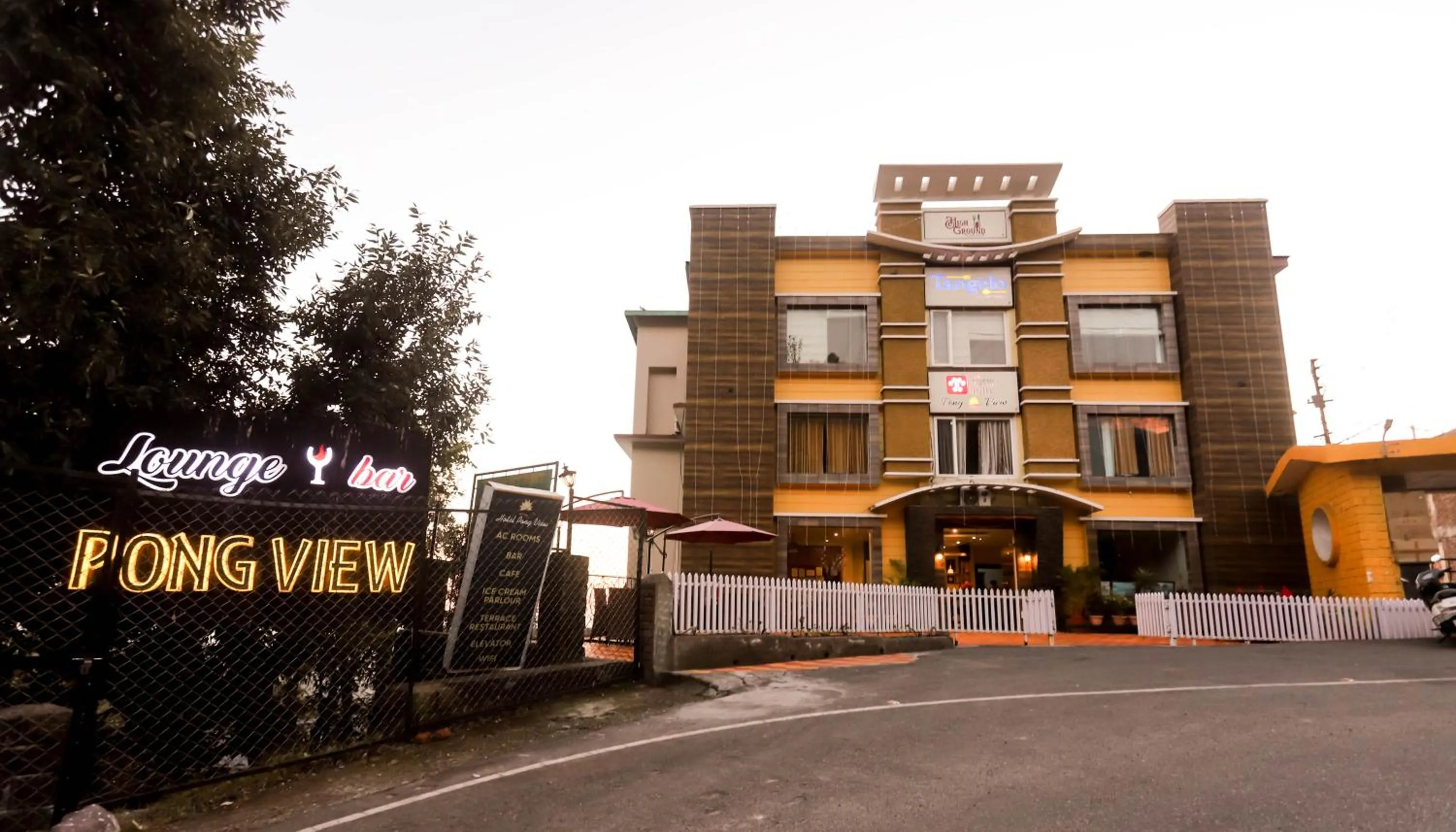 Property building in Hotel Pong View