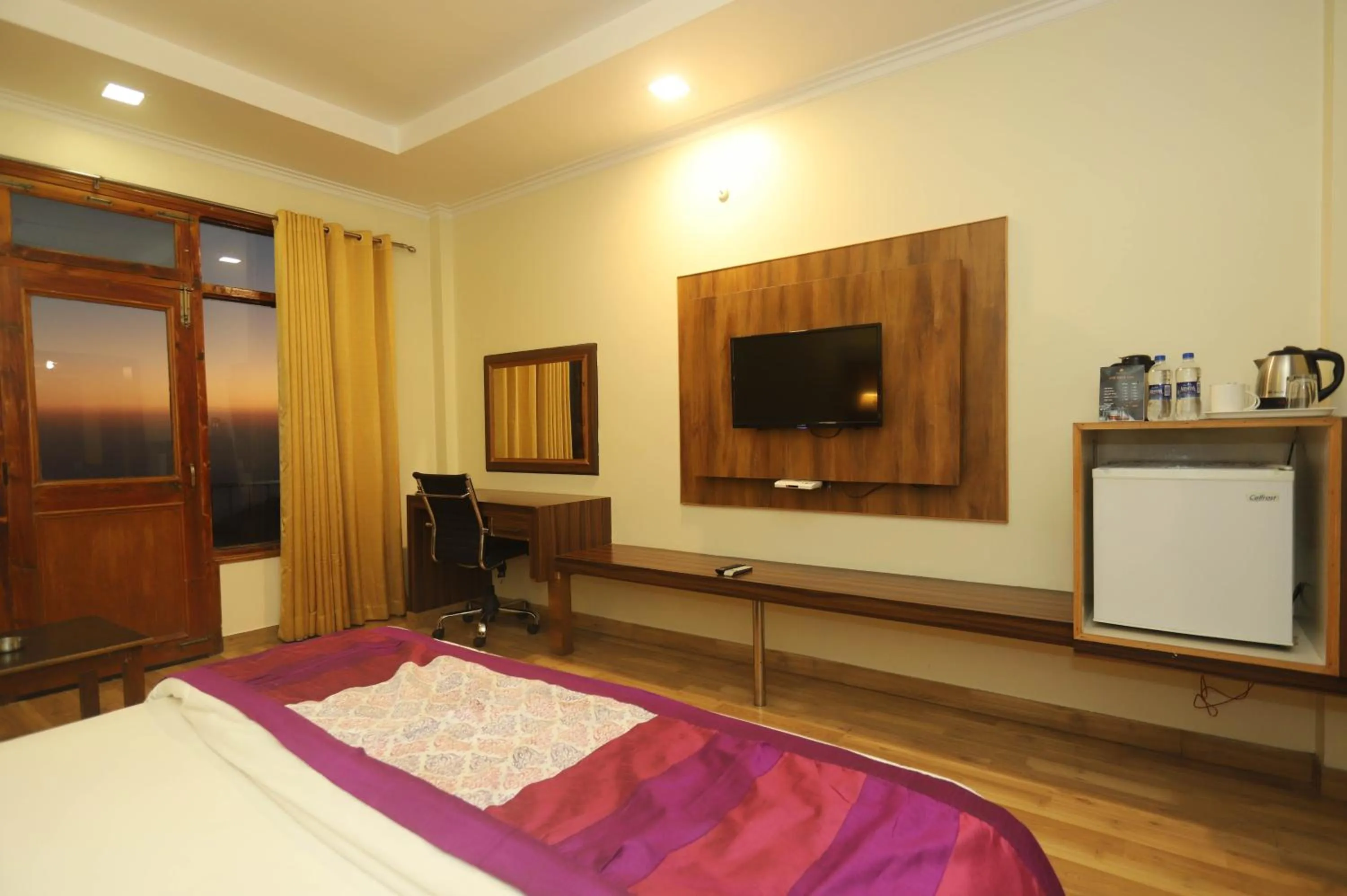 TV and multimedia, Bed in Hotel Pong View