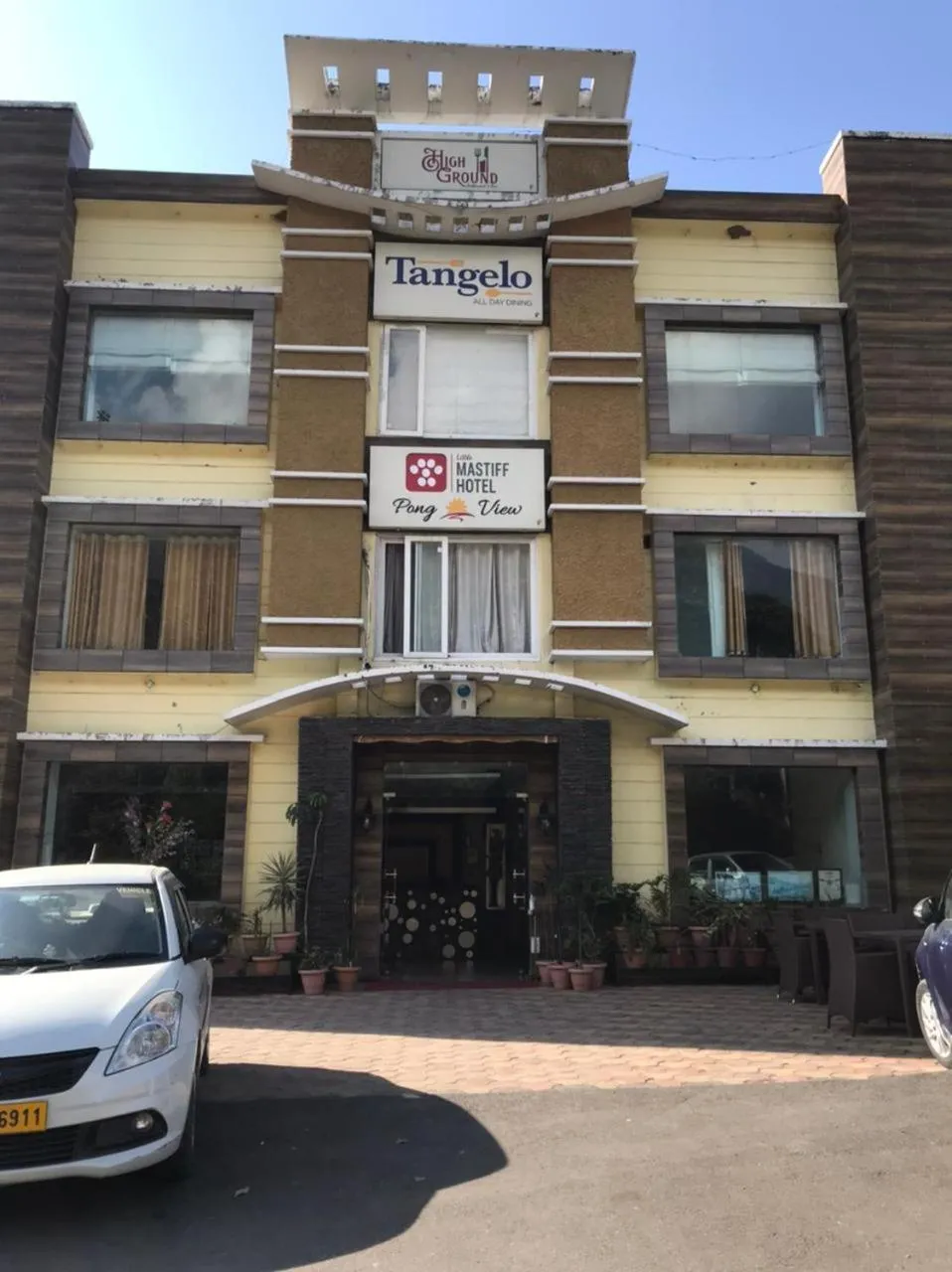 Property building in Hotel Pong View