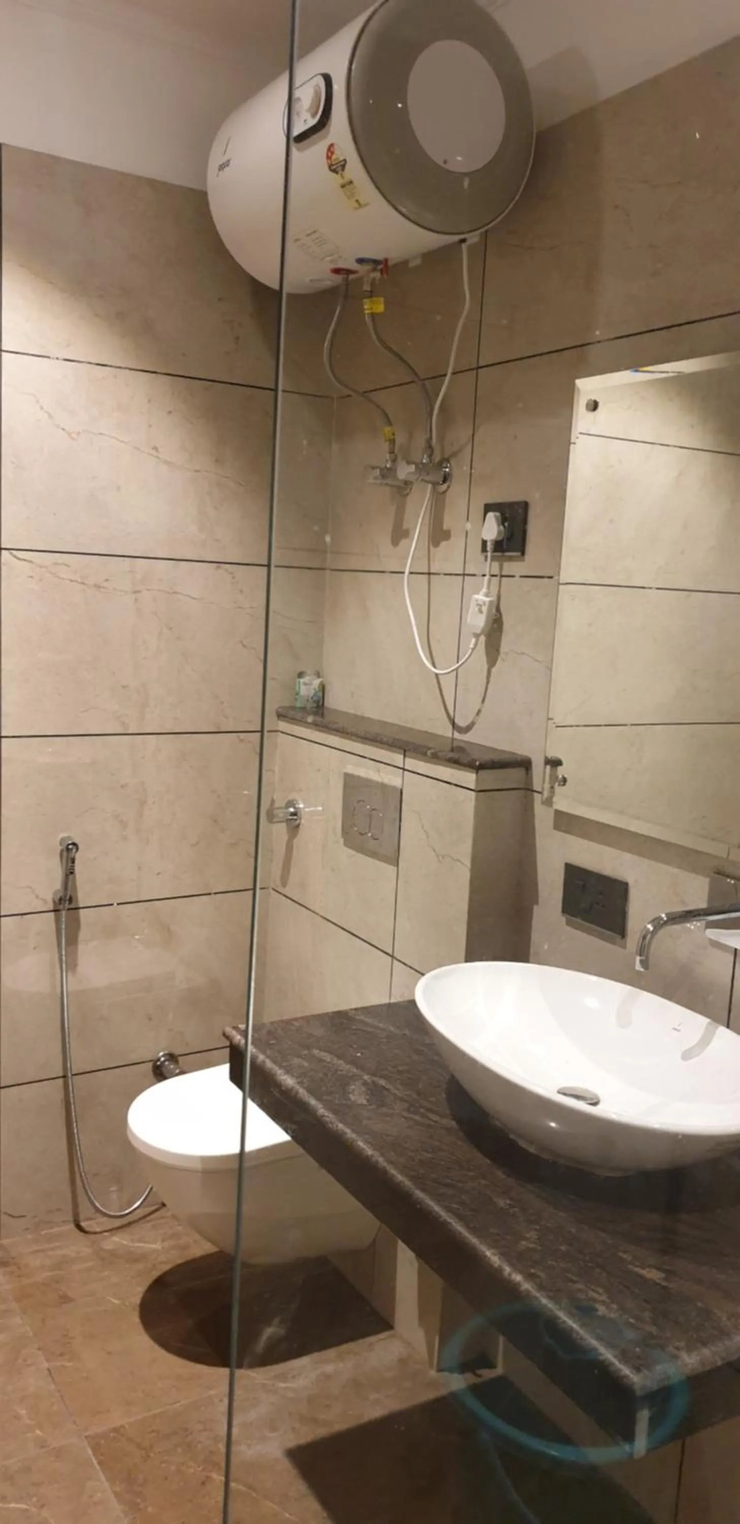 Toilet in Hotel Pong View