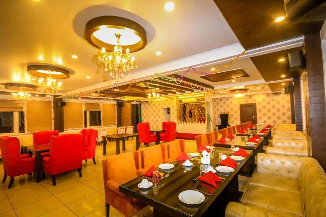 Restaurant/places to eat in Hotel Pong View Restaurant/places to eat in Hotel Pong View