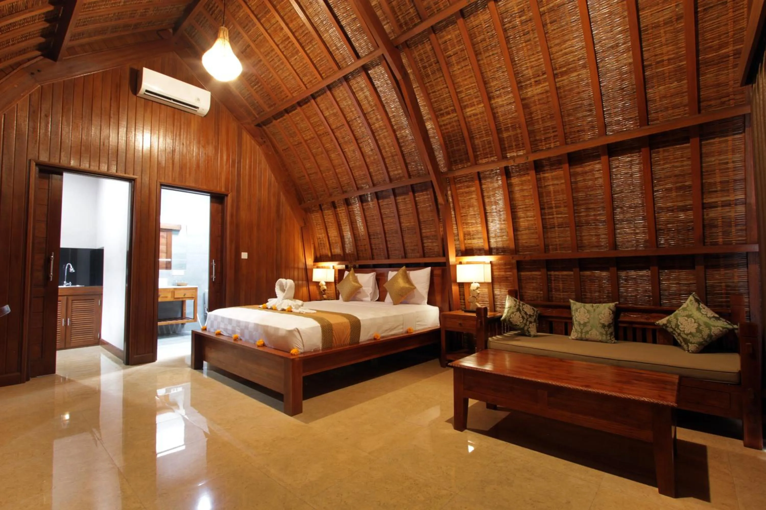 Photo of the whole room, Bed in Pondok Naya Ubud
