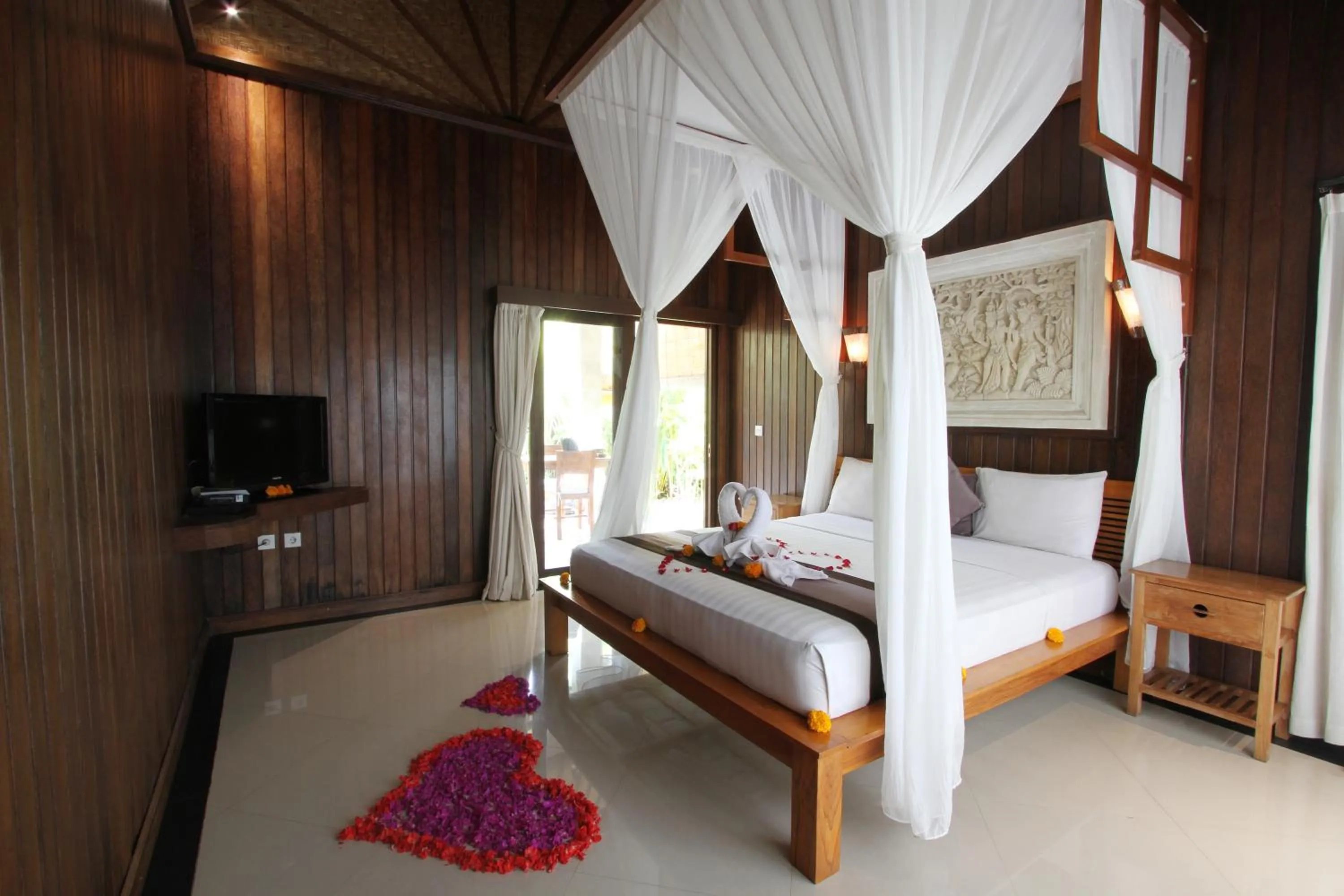 Photo of the whole room, Bed in Pondok Naya Ubud