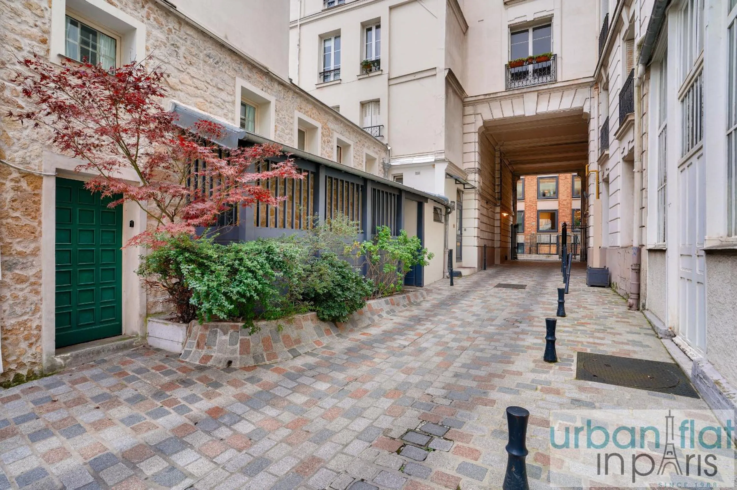 33 - Flat Av des Champs-Élysées
