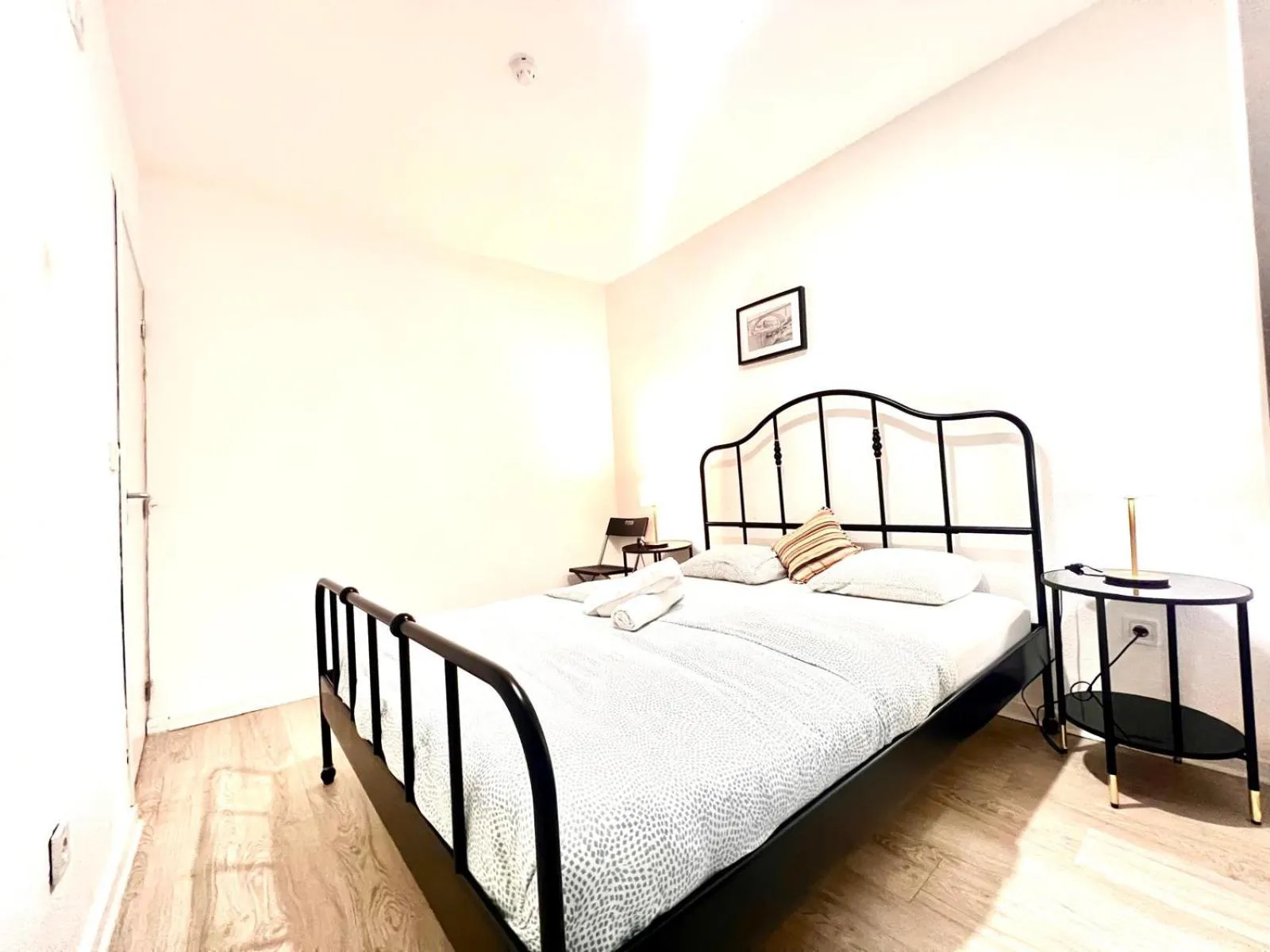 Bed in SwissPorto Guest House