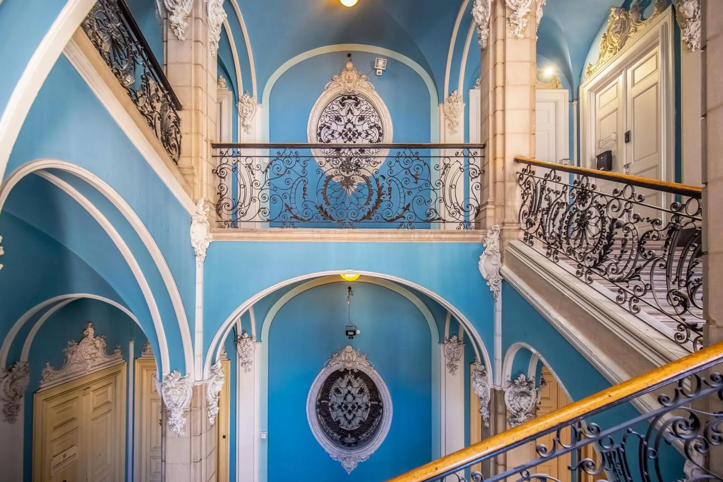 Property building in Deluxe Ploech Property building in Deluxe Ploech