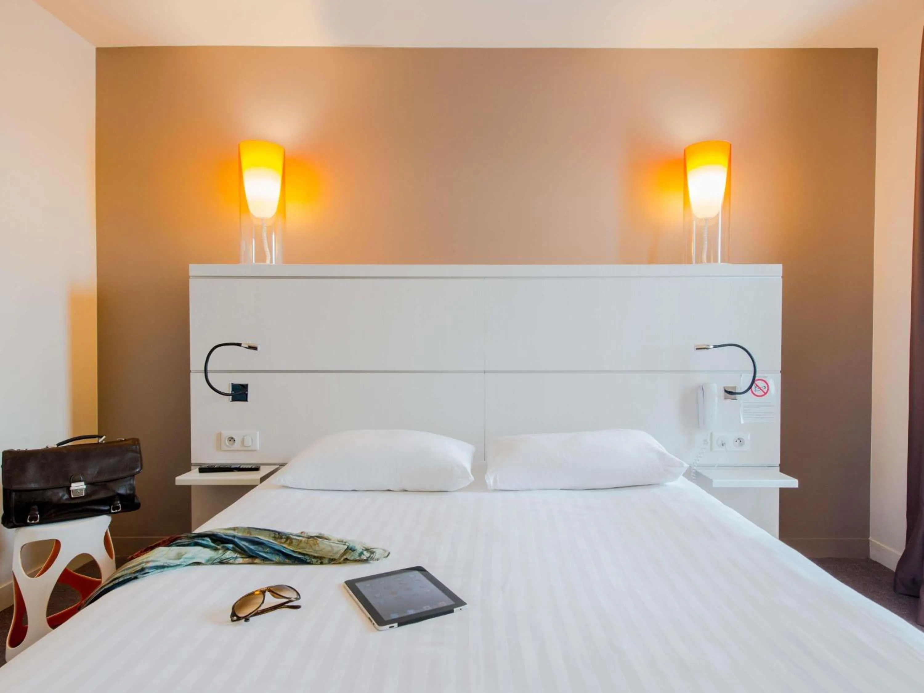 Bedroom, Bed in Hôtel Confort La Rochelle Centre les Minimes