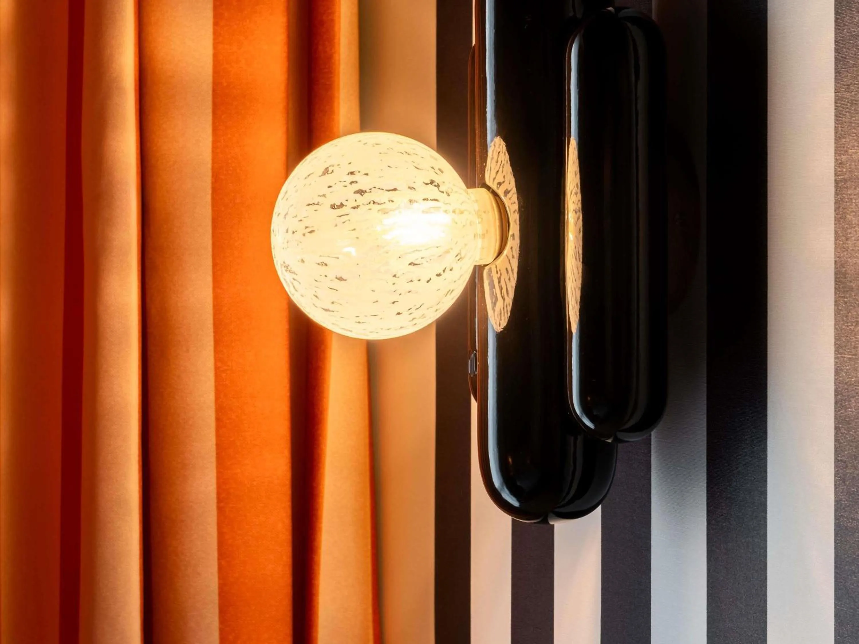 Bedroom in ibis Styles La Rochelle Centre les Minimes