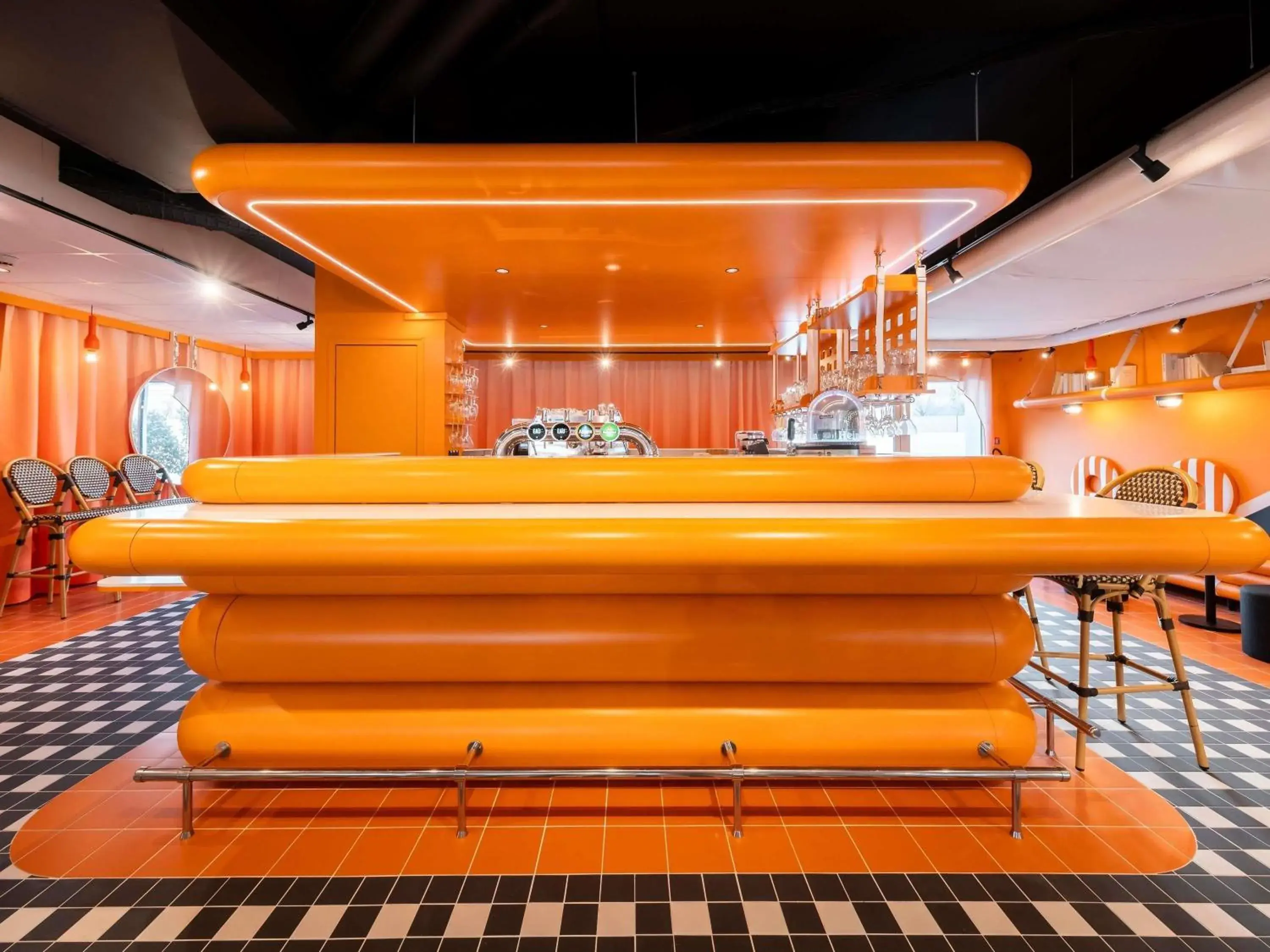 Lounge or bar in ibis Styles La Rochelle Centre les Minimes Lounge or bar in ibis Styles La Rochelle Centre les Minimes