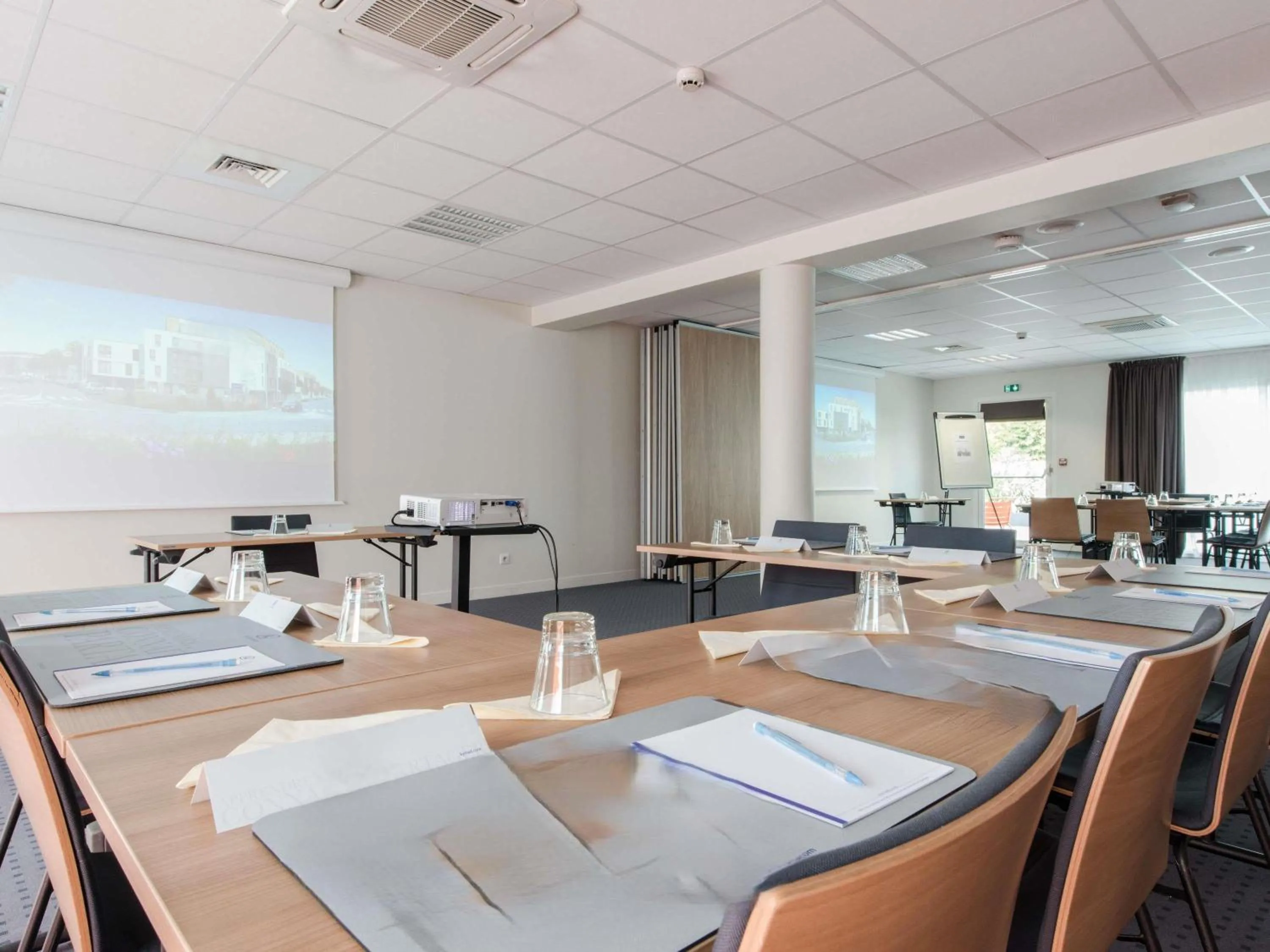 Meeting/conference room in Hôtel Confort La Rochelle Centre les Minimes