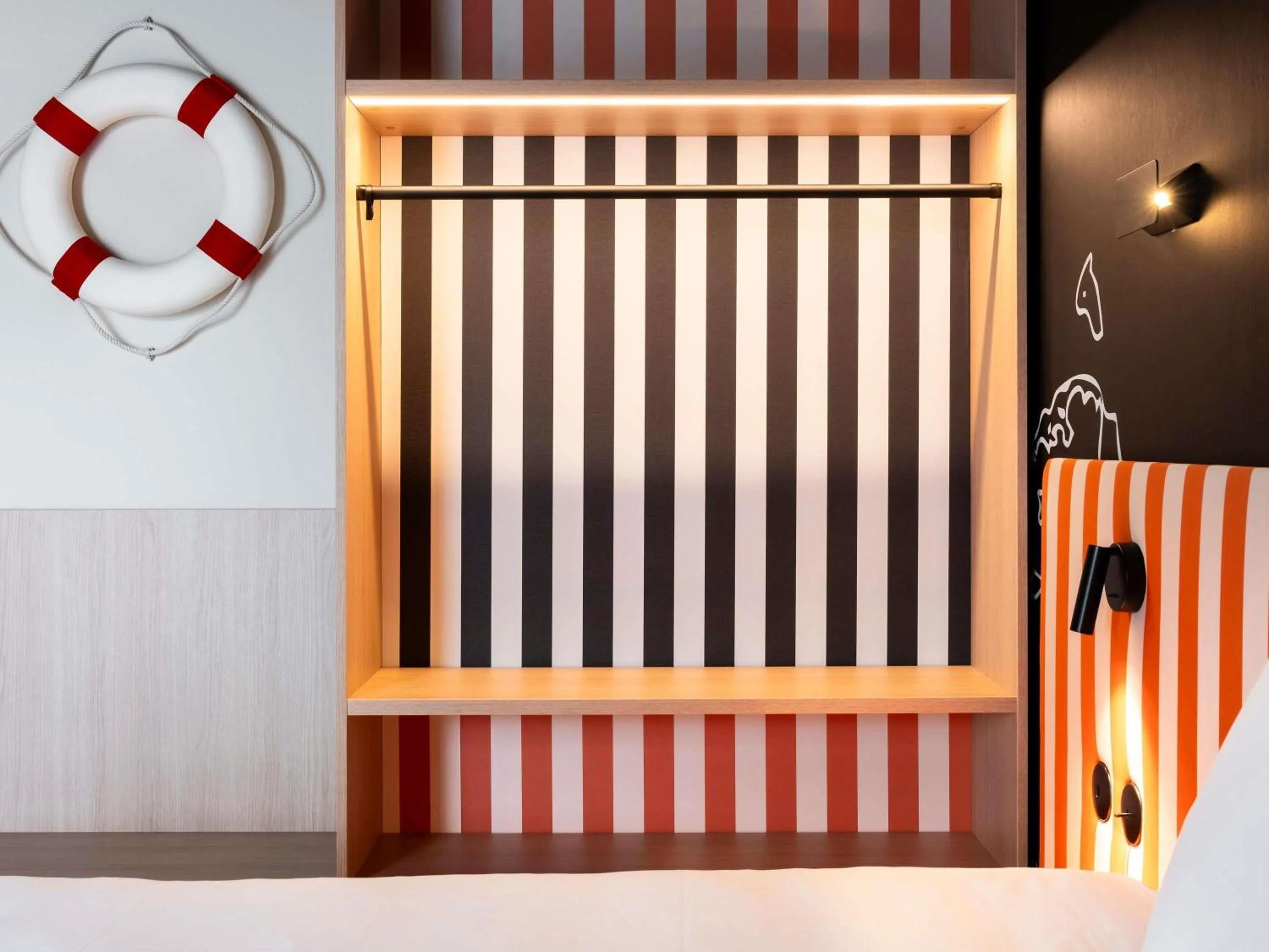 Bedroom in ibis Styles La Rochelle Centre les Minimes